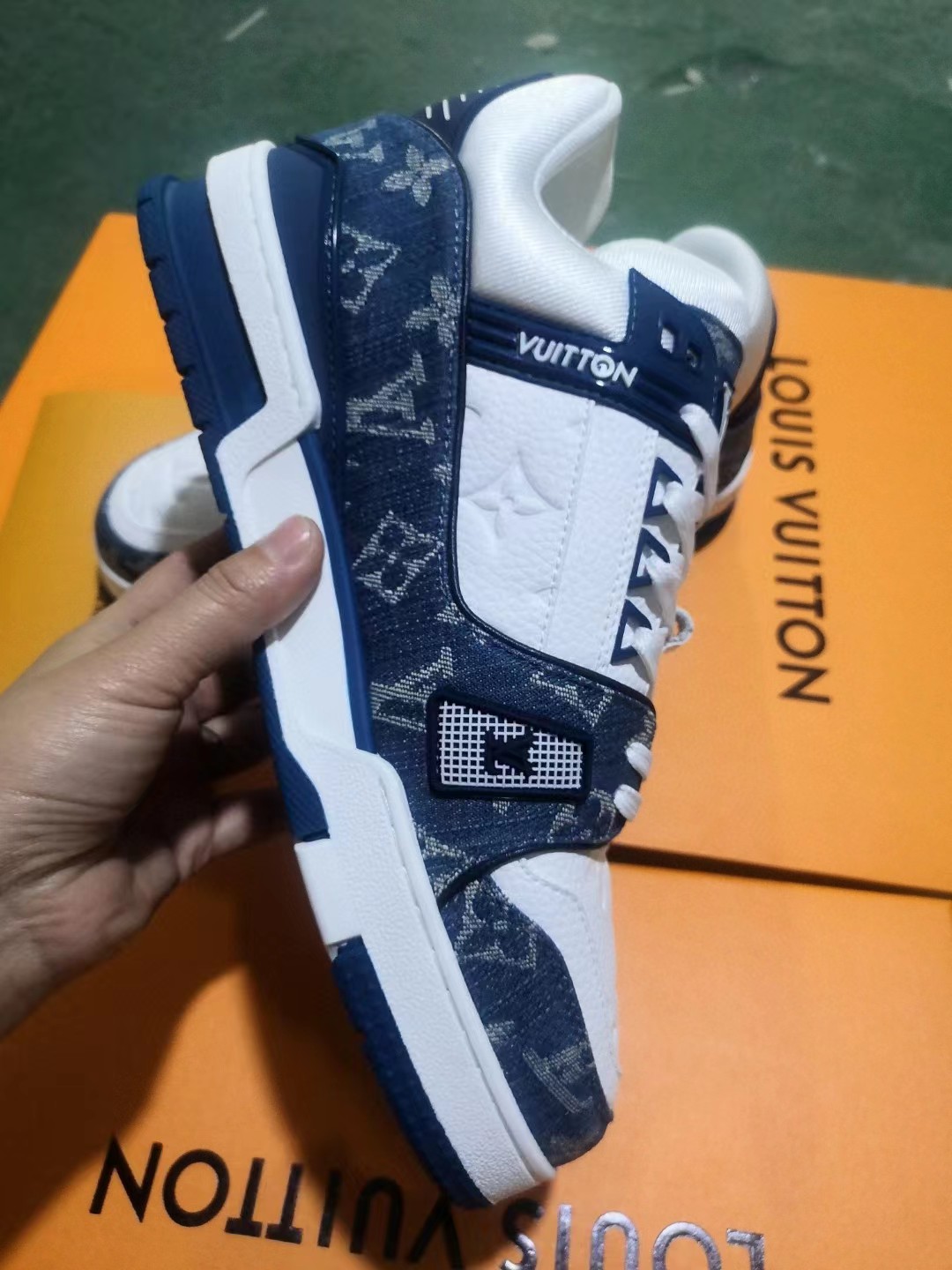 [TOP] Louis Vuitton LV L*V Sneakers - Blue