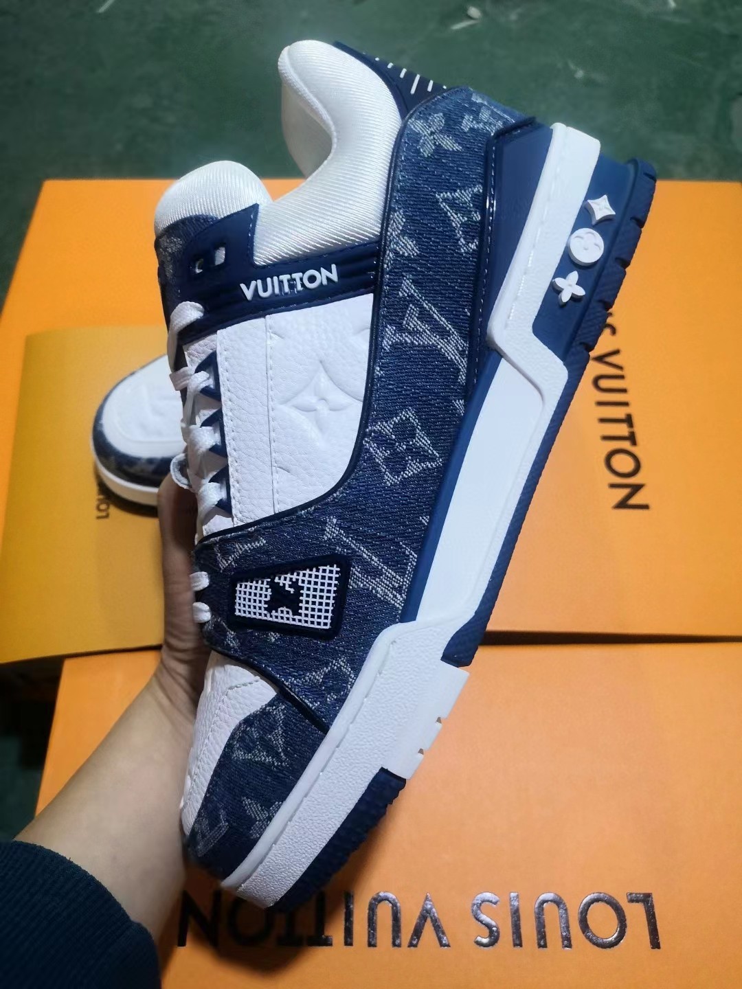 [TOP] Louis Vuitton LV L*V Sneakers - Blue