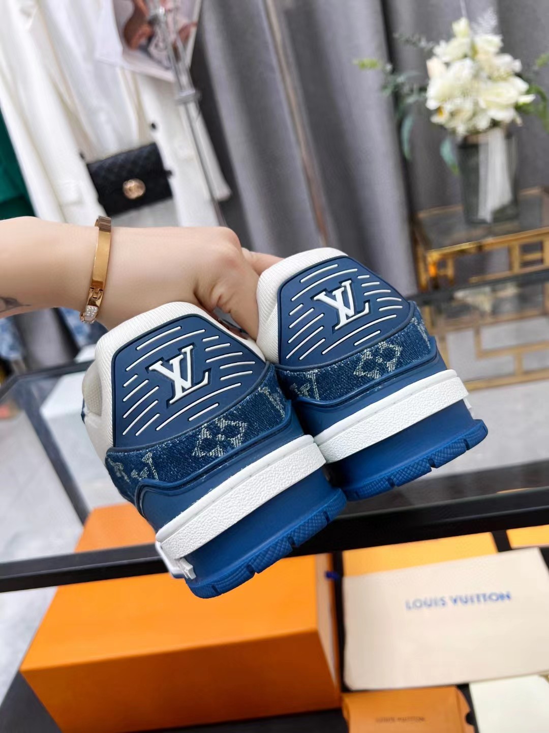 [TOP] Louis Vuitton LV L*V Sneakers - Blue