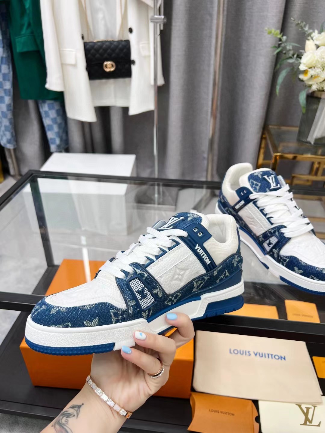 [TOP] Louis Vuitton LV L*V Sneakers - Blue