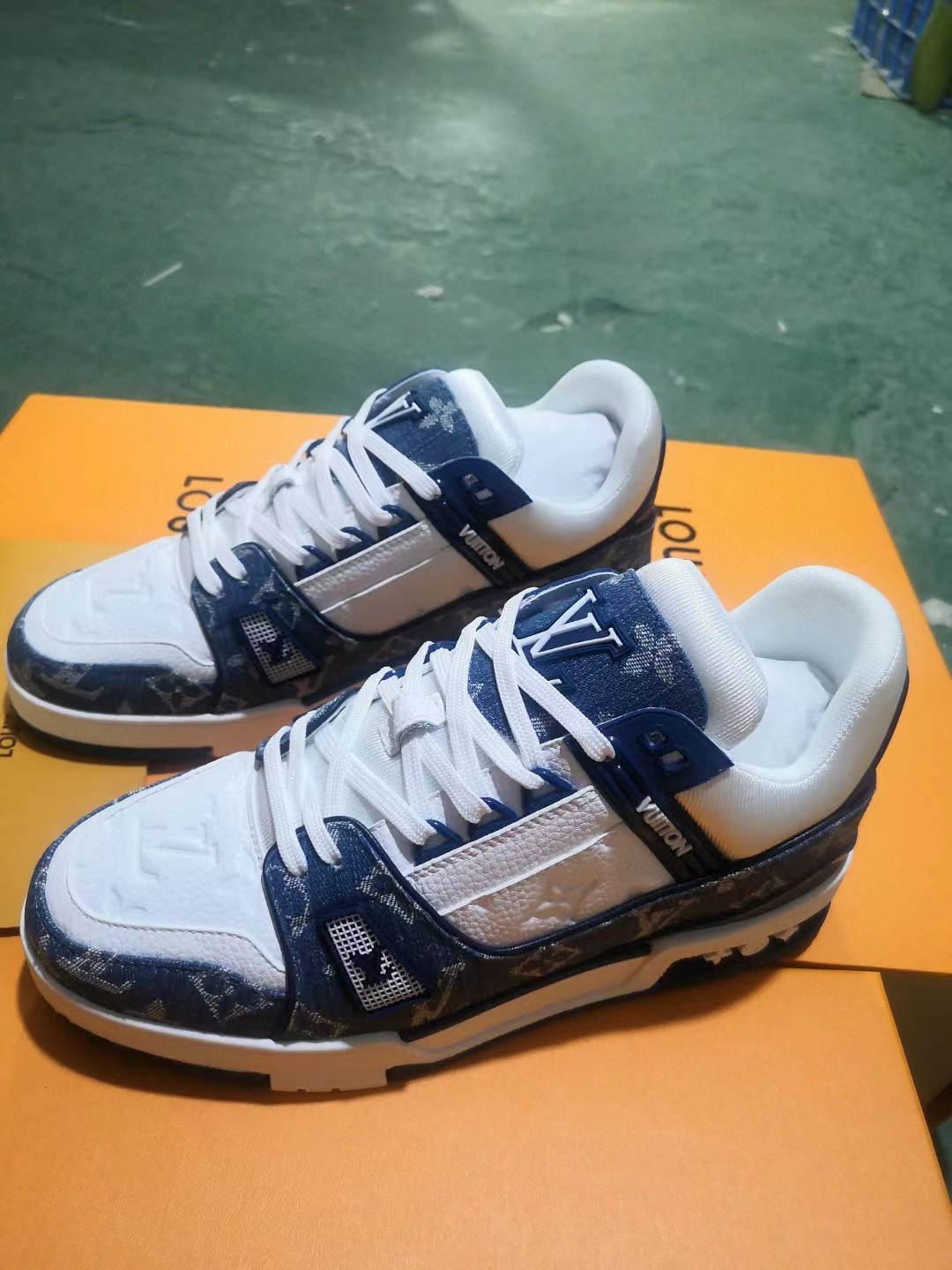 [TOP] Louis Vuitton LV L*V Sneakers - Blue