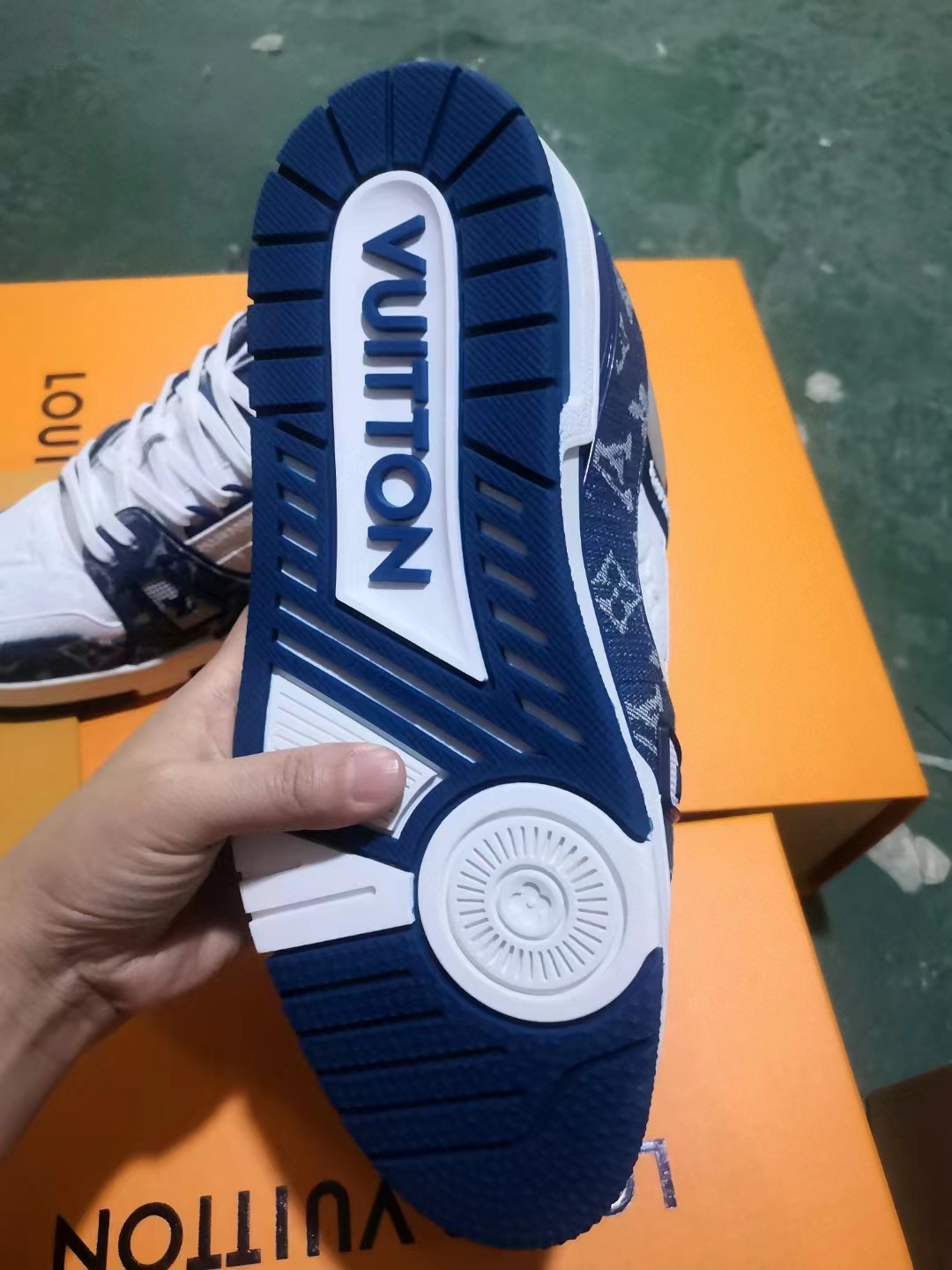 [TOP] Louis Vuitton LV L*V Sneakers - Blue