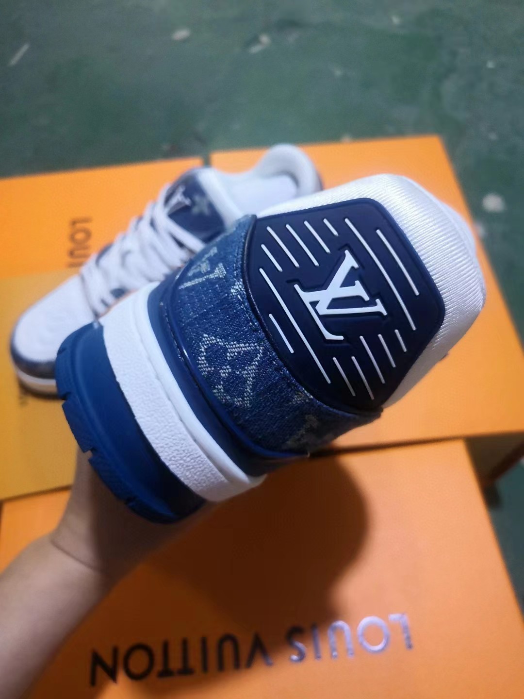 [TOP] Louis Vuitton LV L*V Sneakers - Blue