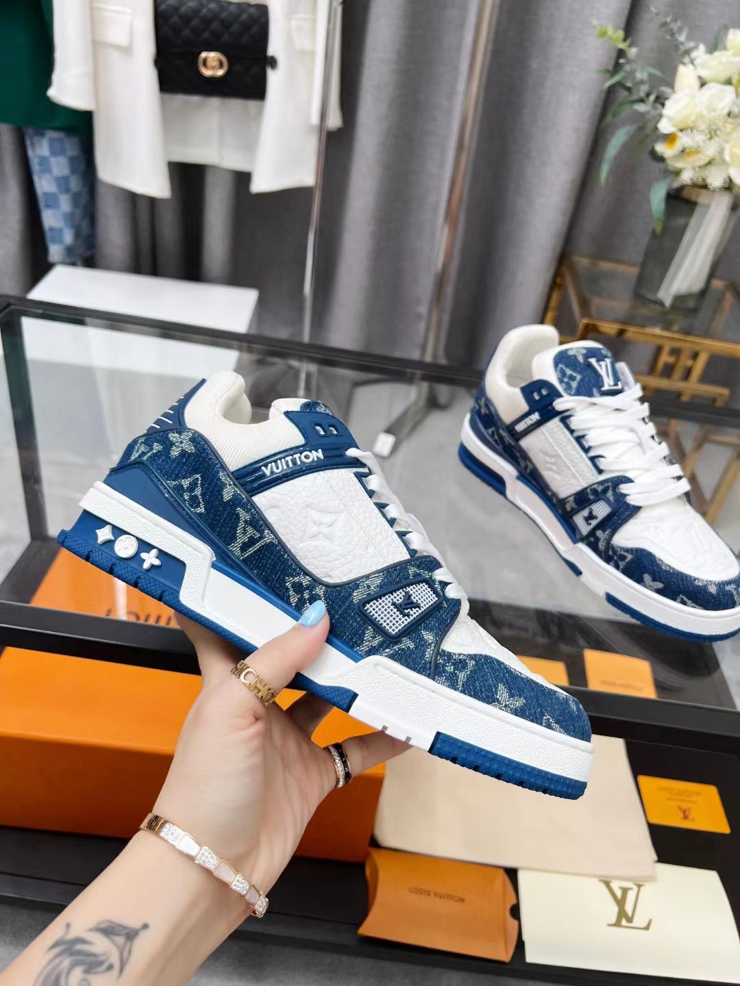 [TOP] Louis Vuitton LV L*V Sneakers - Blue