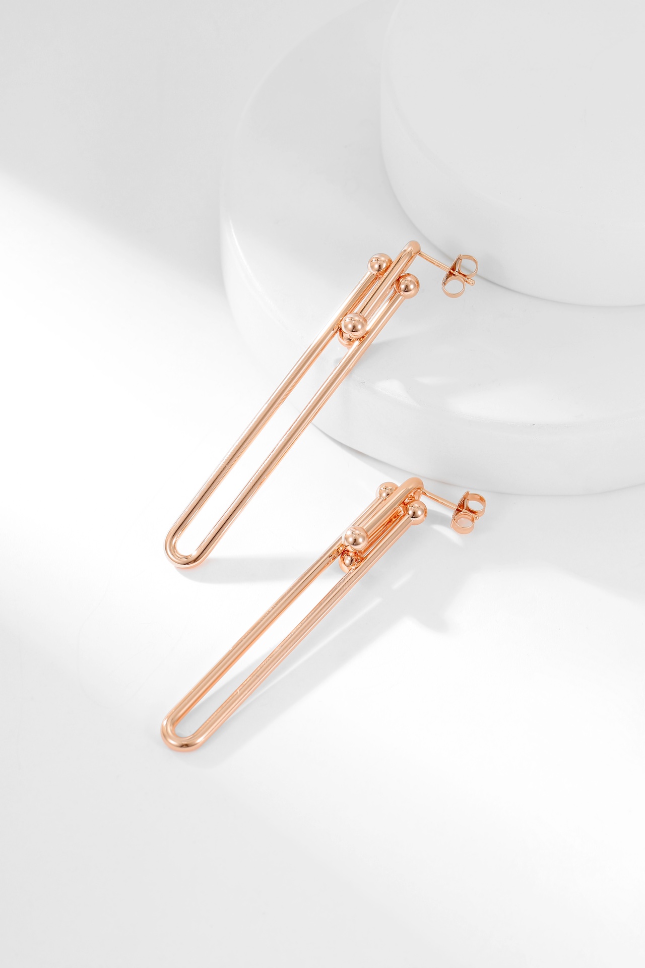 [TOP] Tiffany & Co. Long Glossy Earrings - 2 Colors