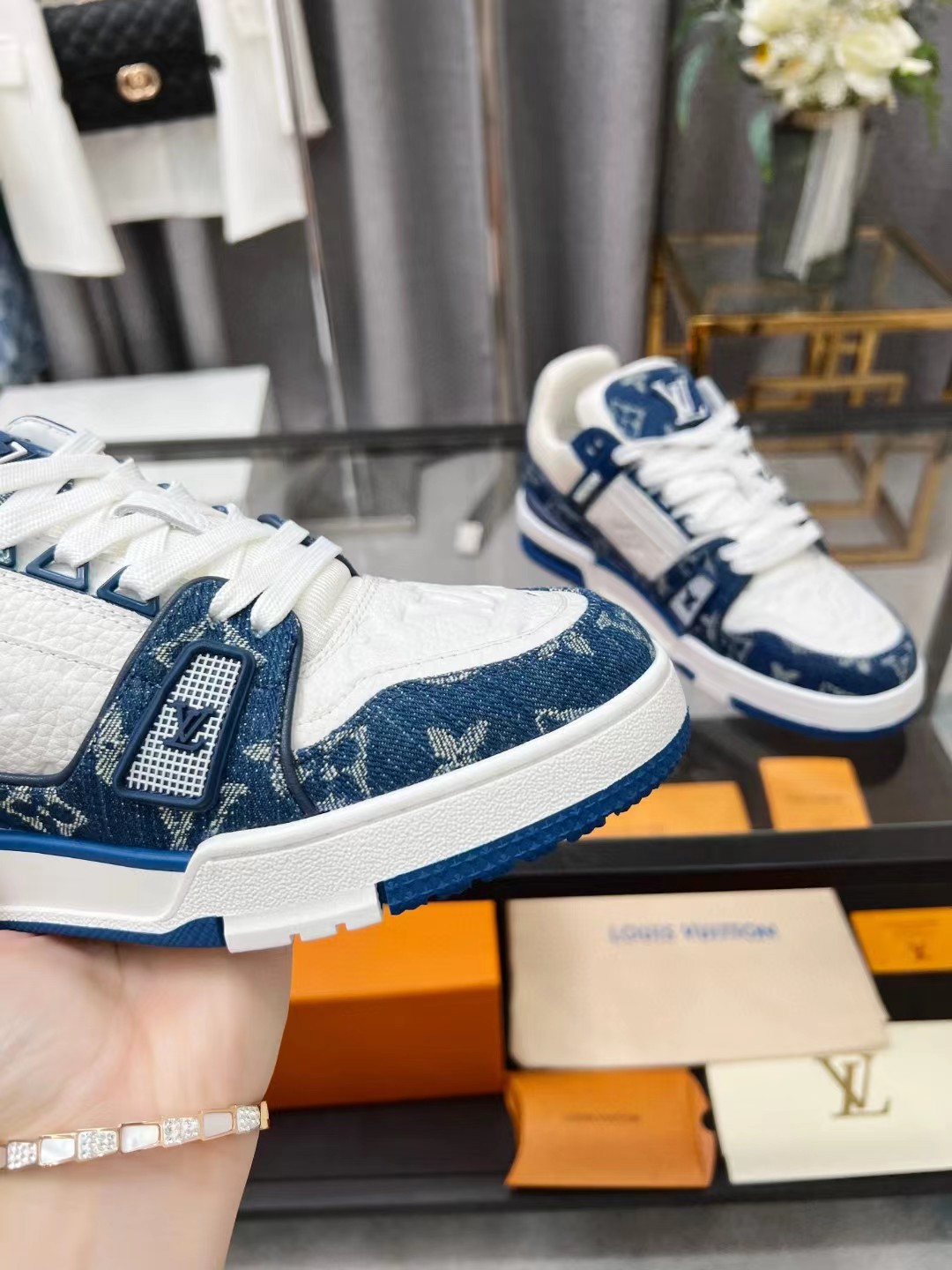 [TOP] Louis Vuitton LV L*V Sneakers - Blue