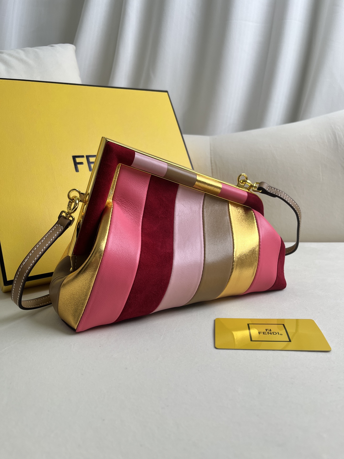 [TOP] FENDI First Bag - Rose Red