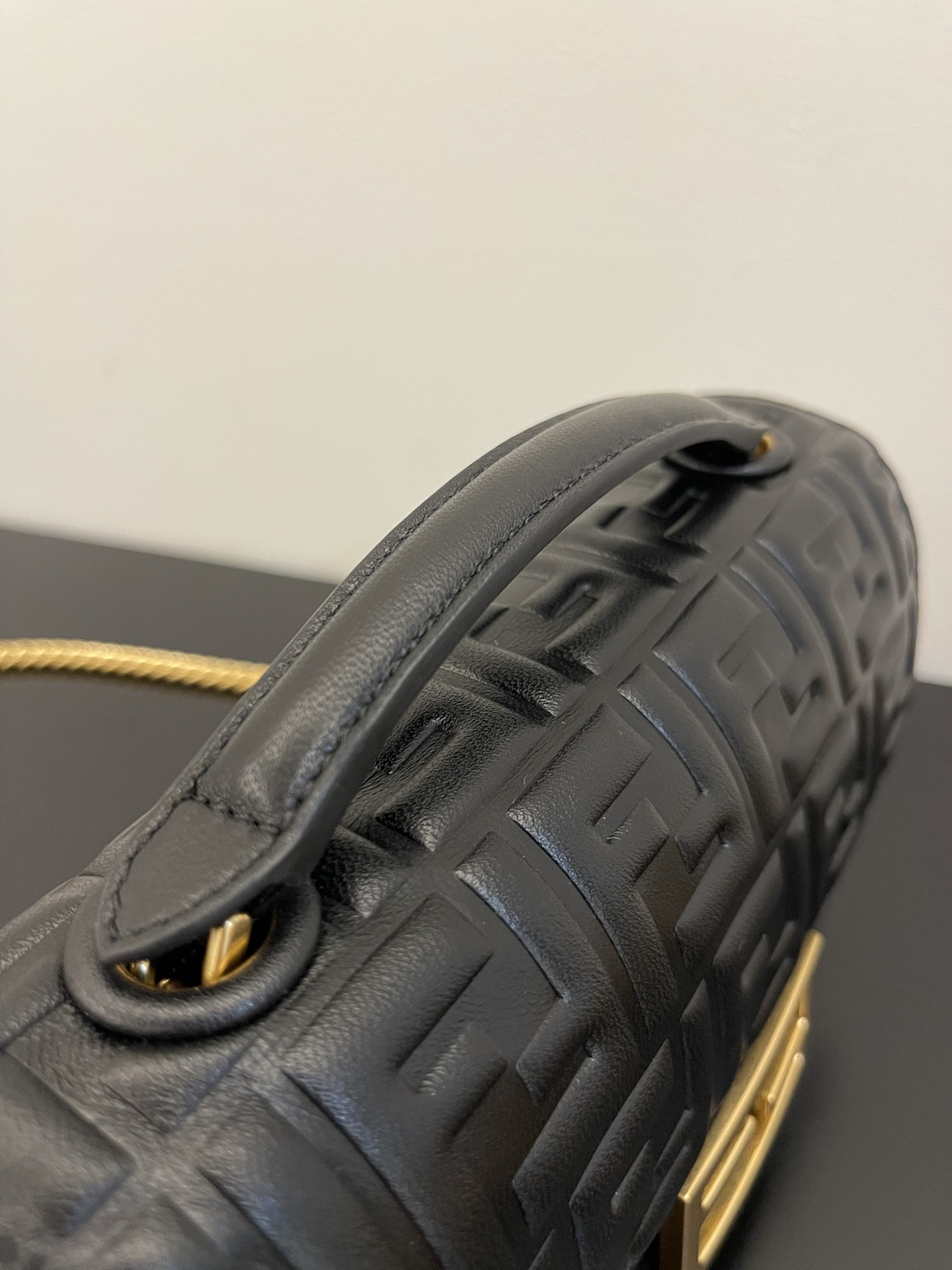 [TOP] FENDI FENDI Baguette Chain Bag - Black