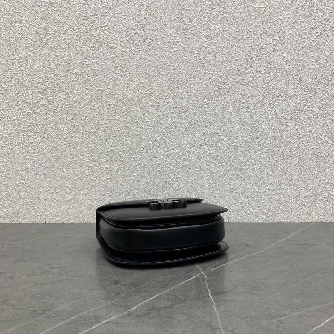 [TOP] CELINE Besace Triomphe Bag 18.5×6×15.5 cm - GHW - Black