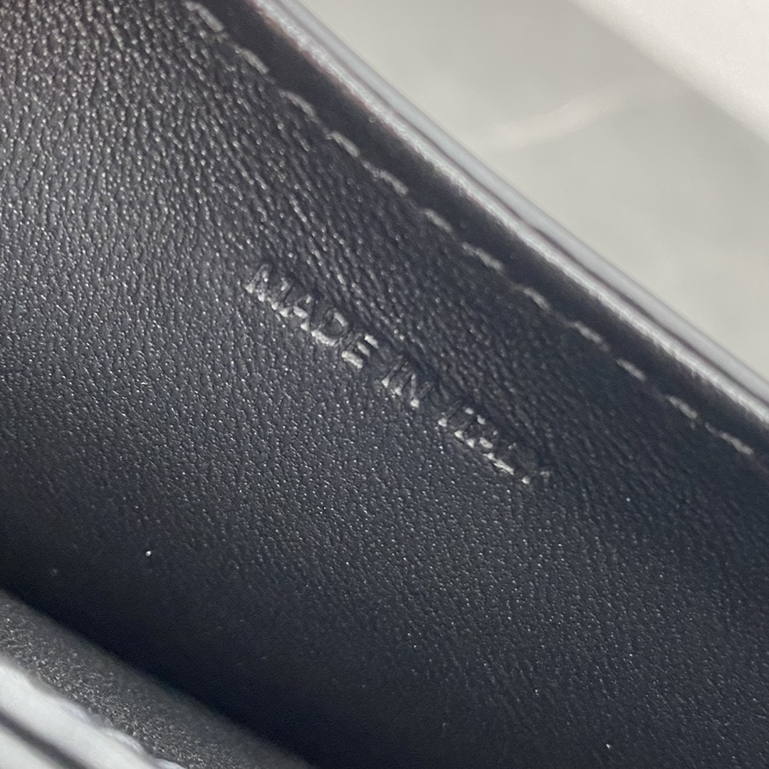 [TOP] CELINE Besace Triomphe Bag 18.5×6×15.5 cm - GHW - Black