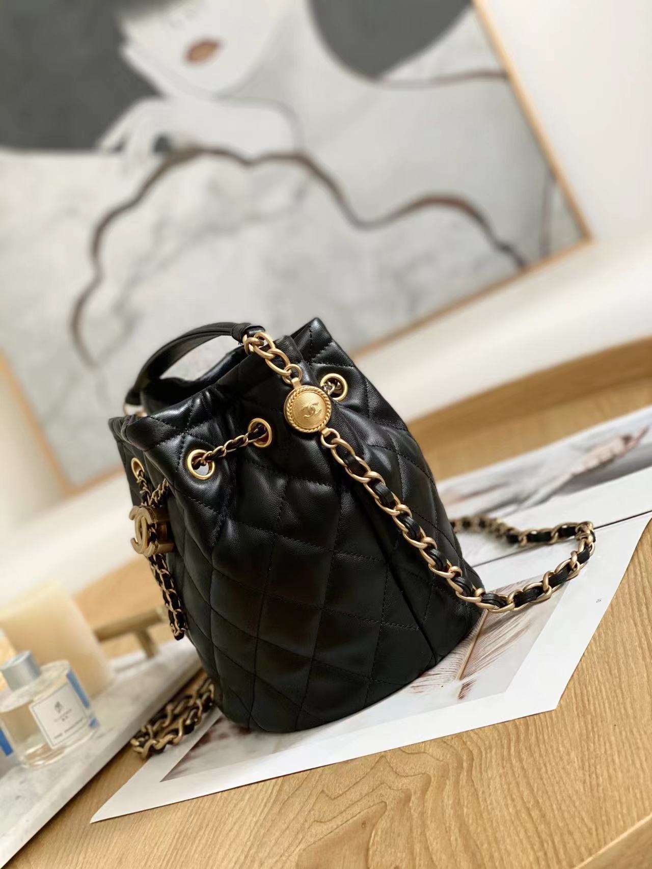 [TOP] CHANEL Classic Baby Emmanuelle Chain Bucket Bag 21X24X14 cm - Black