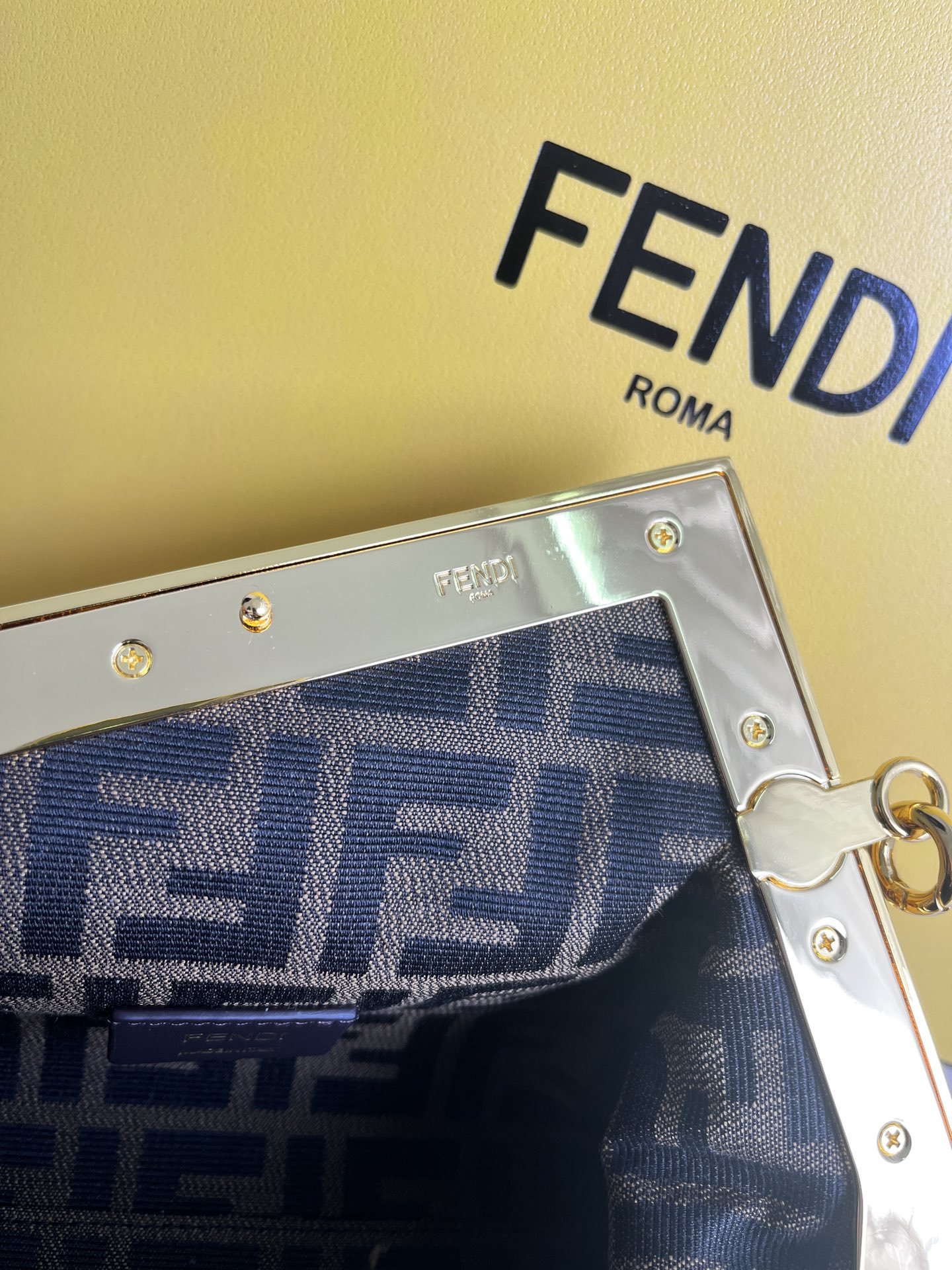 [TOP] FENDI First Bag - Rose Red