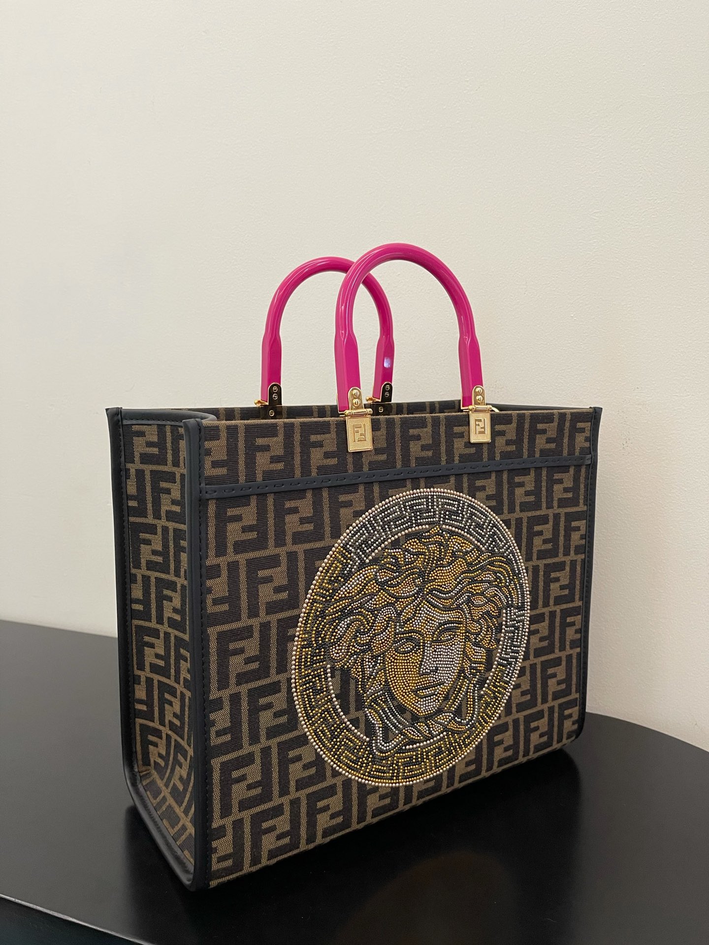 [TOP] FENDI Medium Sunshine Baroque Prints Tote - Brown