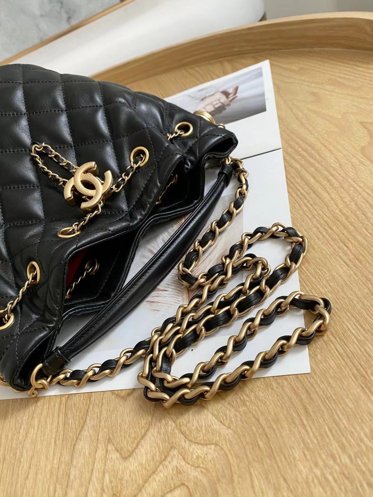 [TOP] CHANEL Classic Baby Emmanuelle Chain Bucket Bag 21X24X14 cm - Black