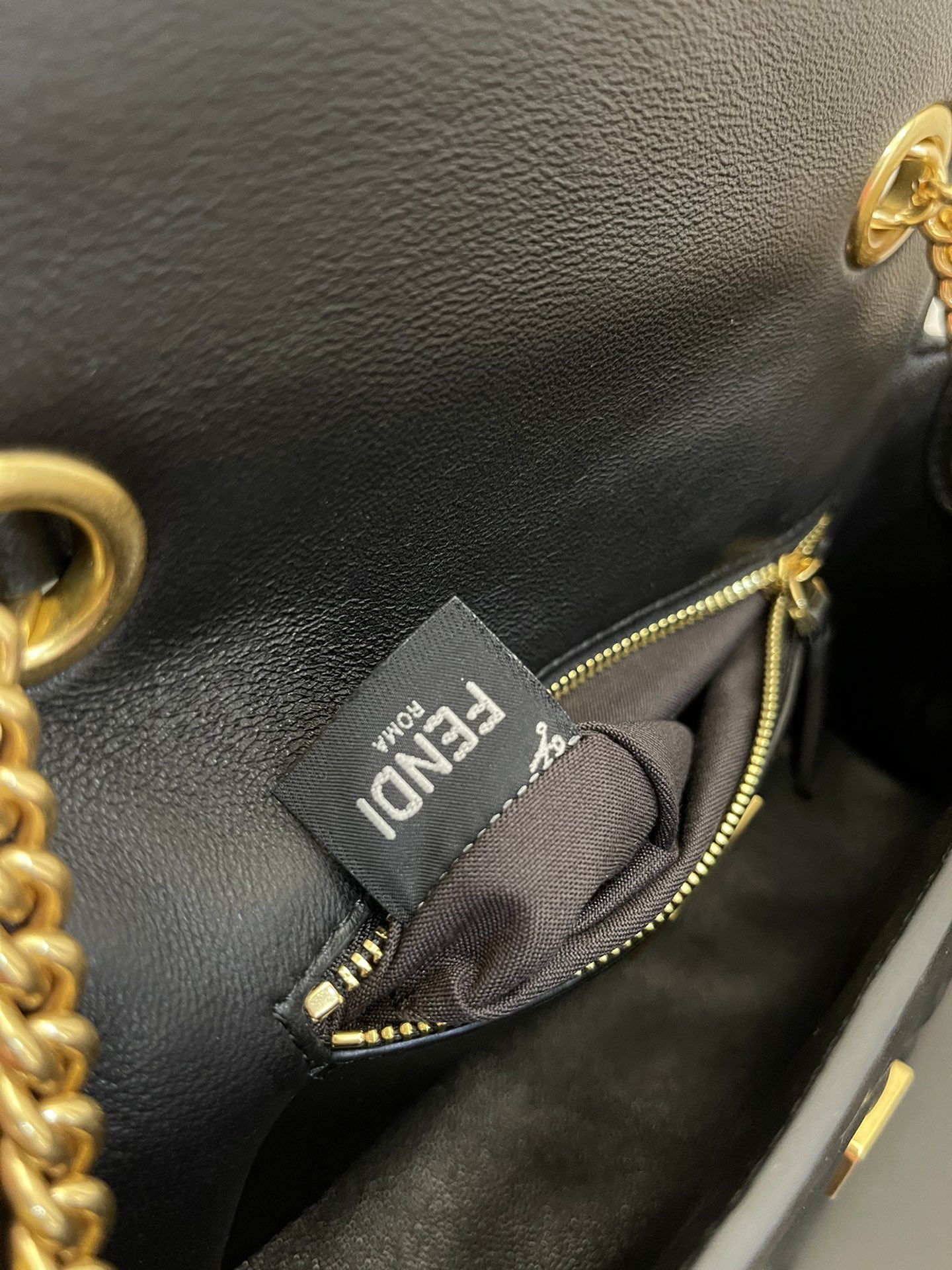 [TOP] FENDI FENDI Baguette Chain Bag - Black