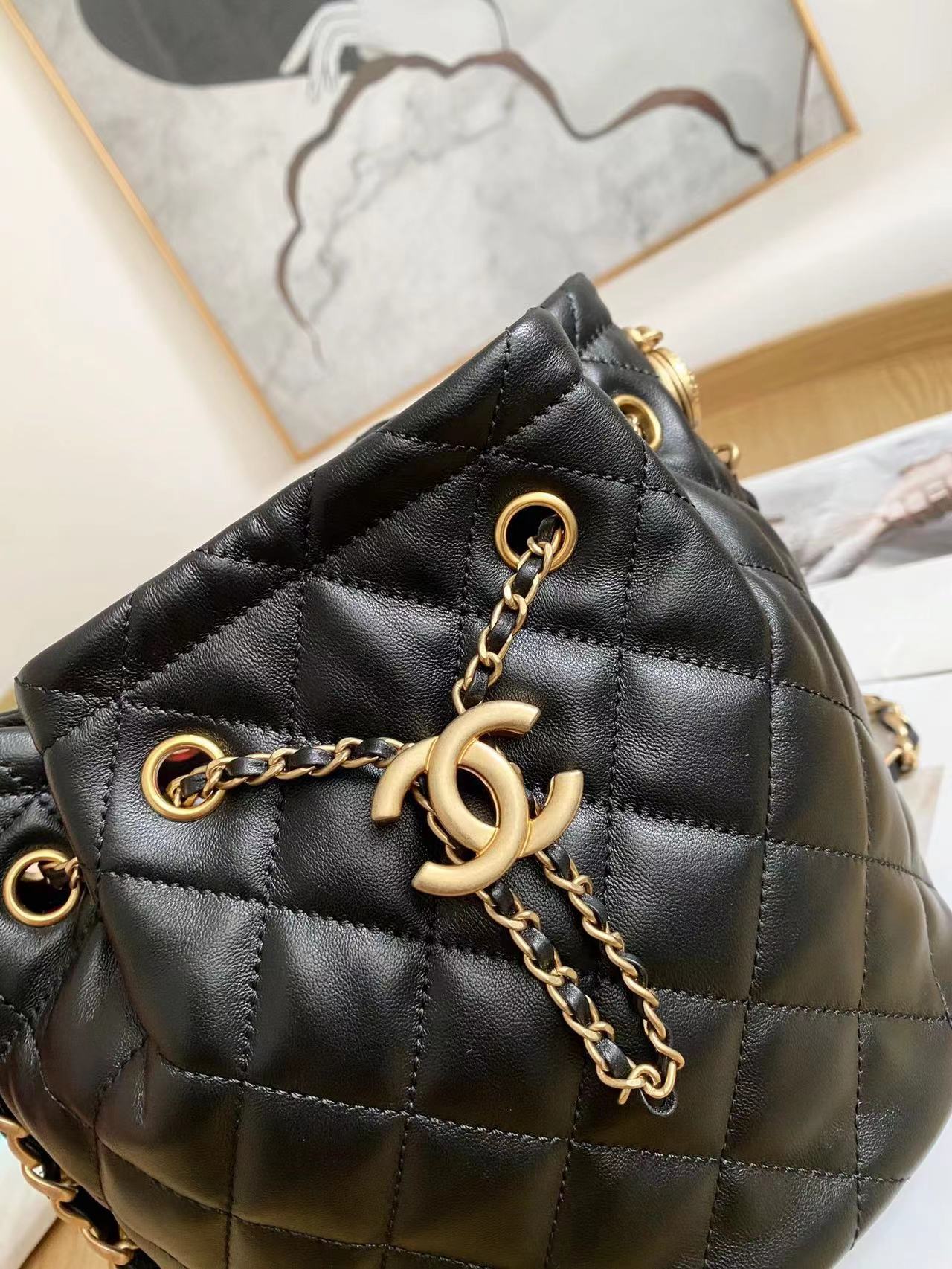 [TOP] CHANEL Classic Baby Emmanuelle Chain Bucket Bag 21X24X14 cm - Black