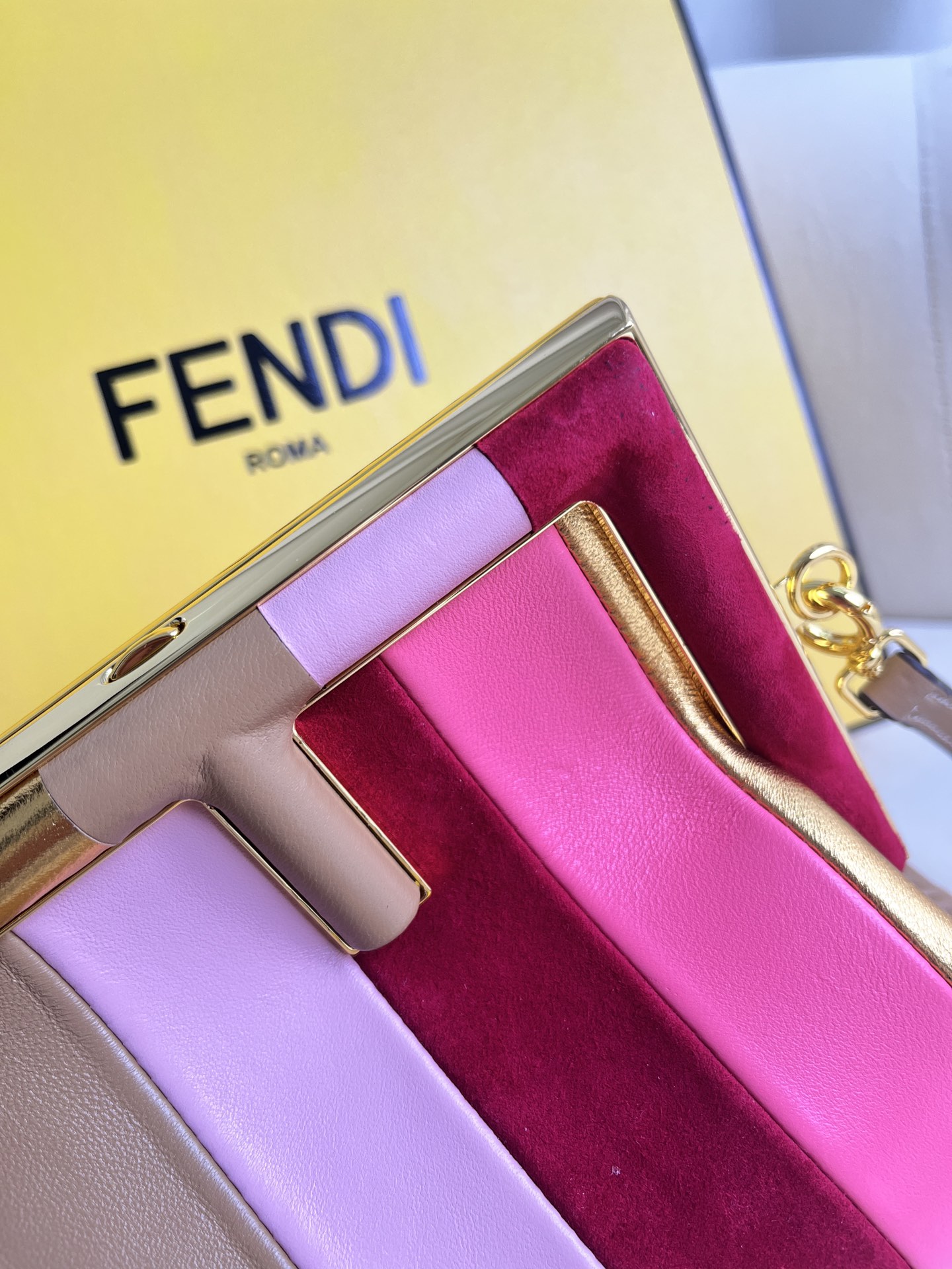 [TOP] FENDI First Bag - Rose Red