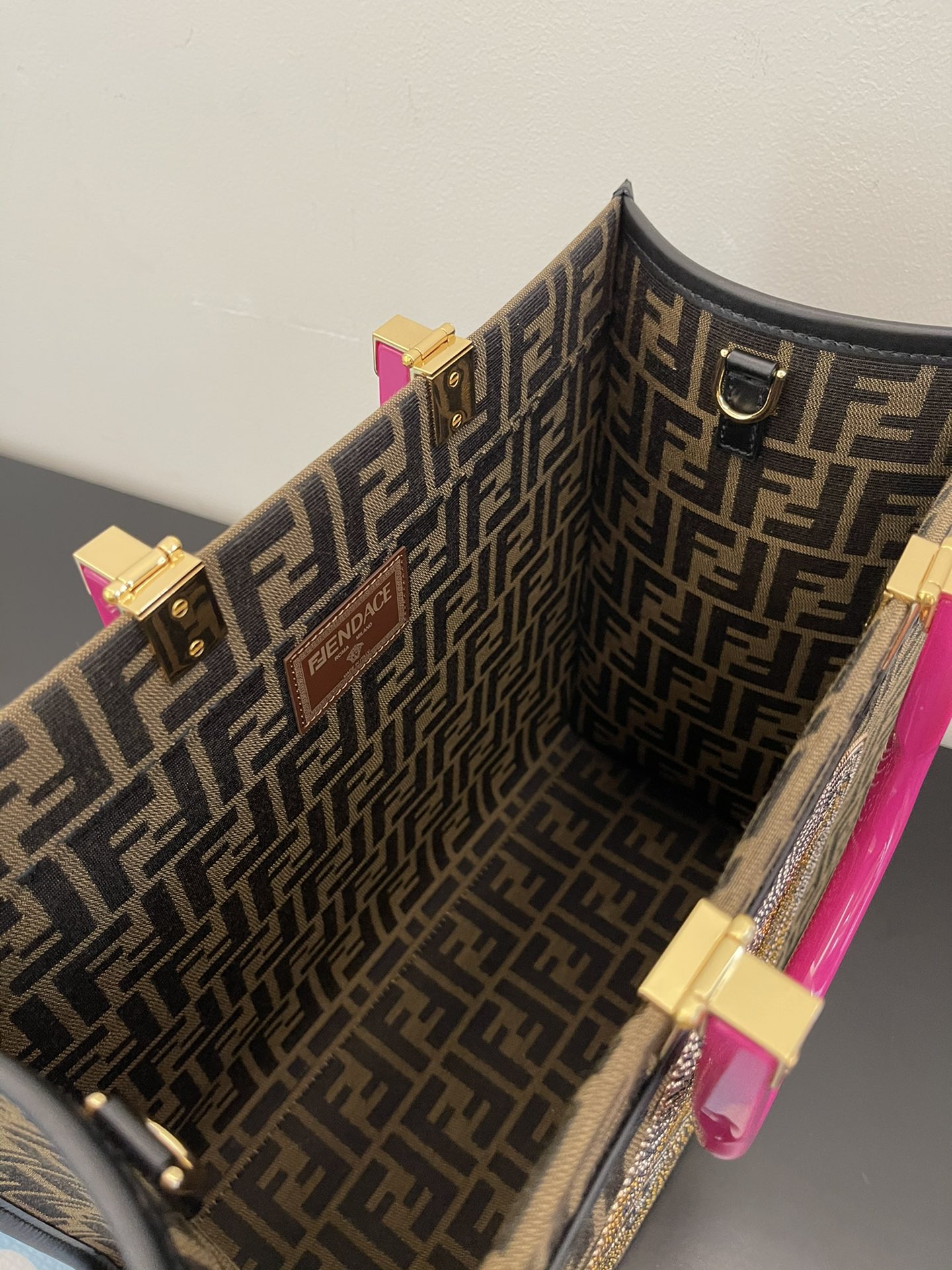 [TOP] FENDI Medium Sunshine Baroque Prints Tote - Brown