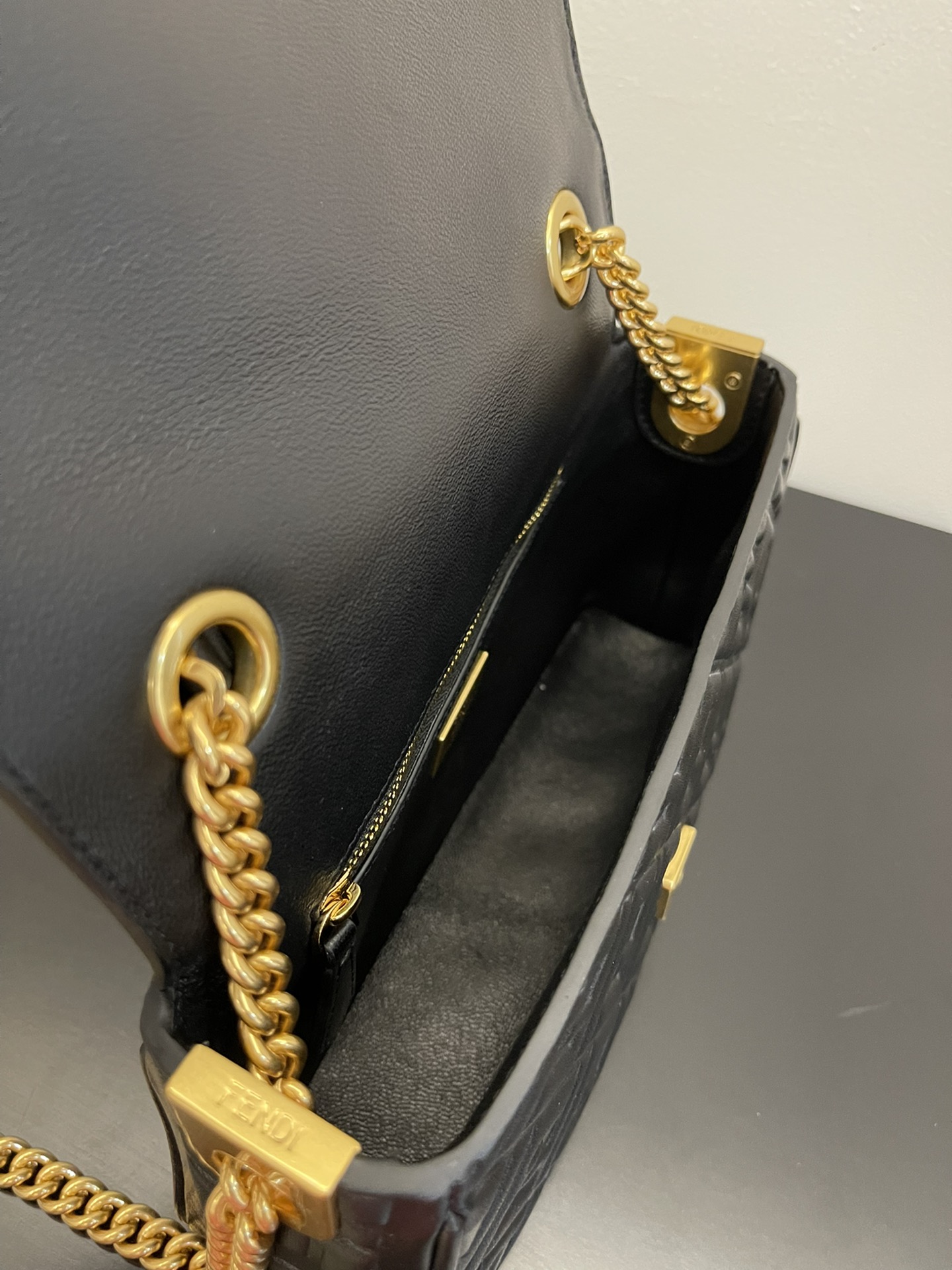 [TOP] FENDI FENDI Baguette Chain Bag - Black
