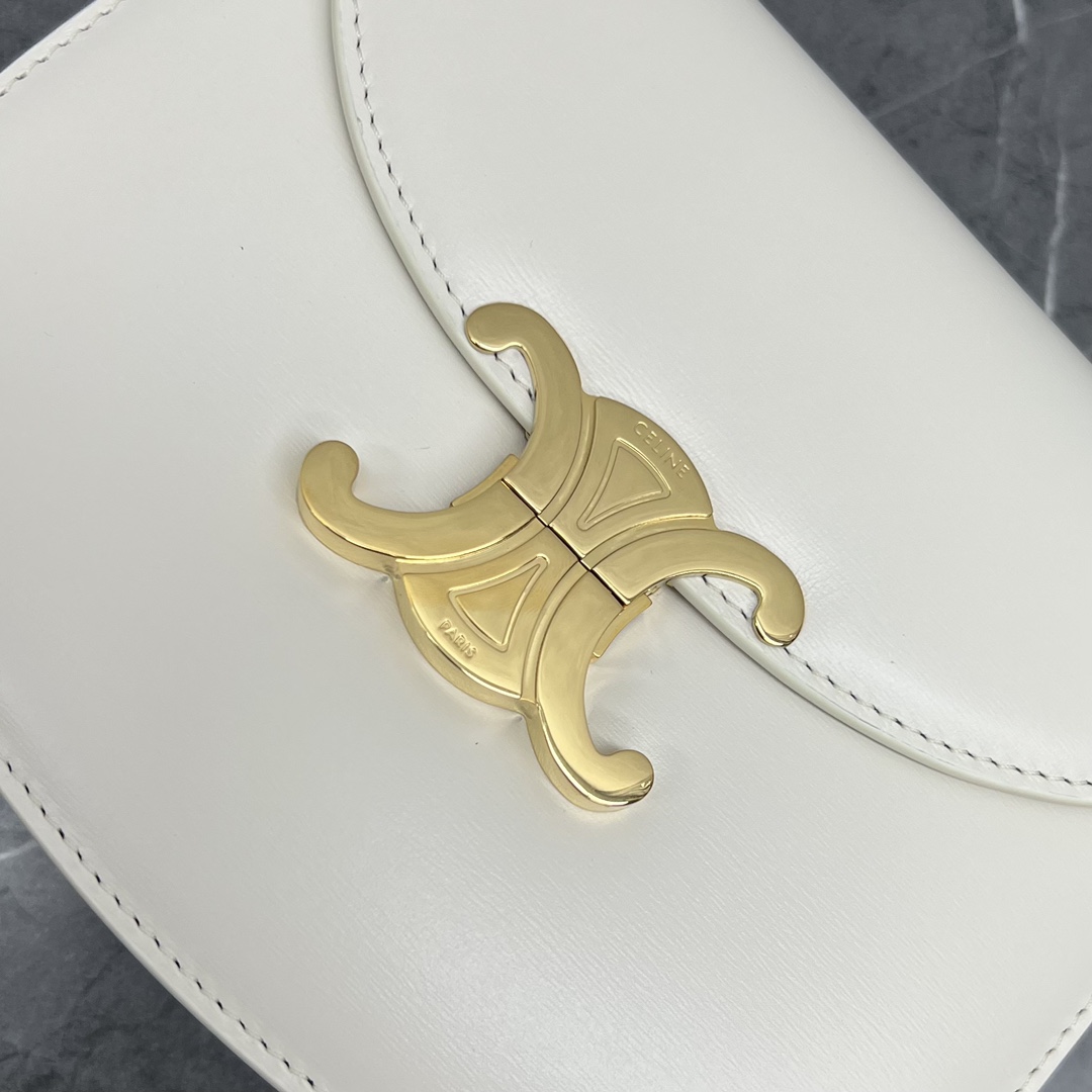 [TOP] CELINE Chain Besace Triomphe Bag 18.5×6×15.5 cm - GHW - White