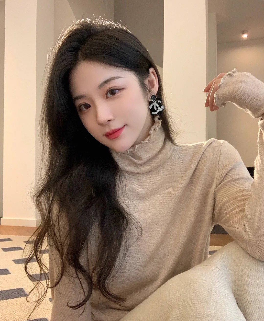 [TOP] CHANEL Black and White Diamond Alphabet Pearl Stud Earrings