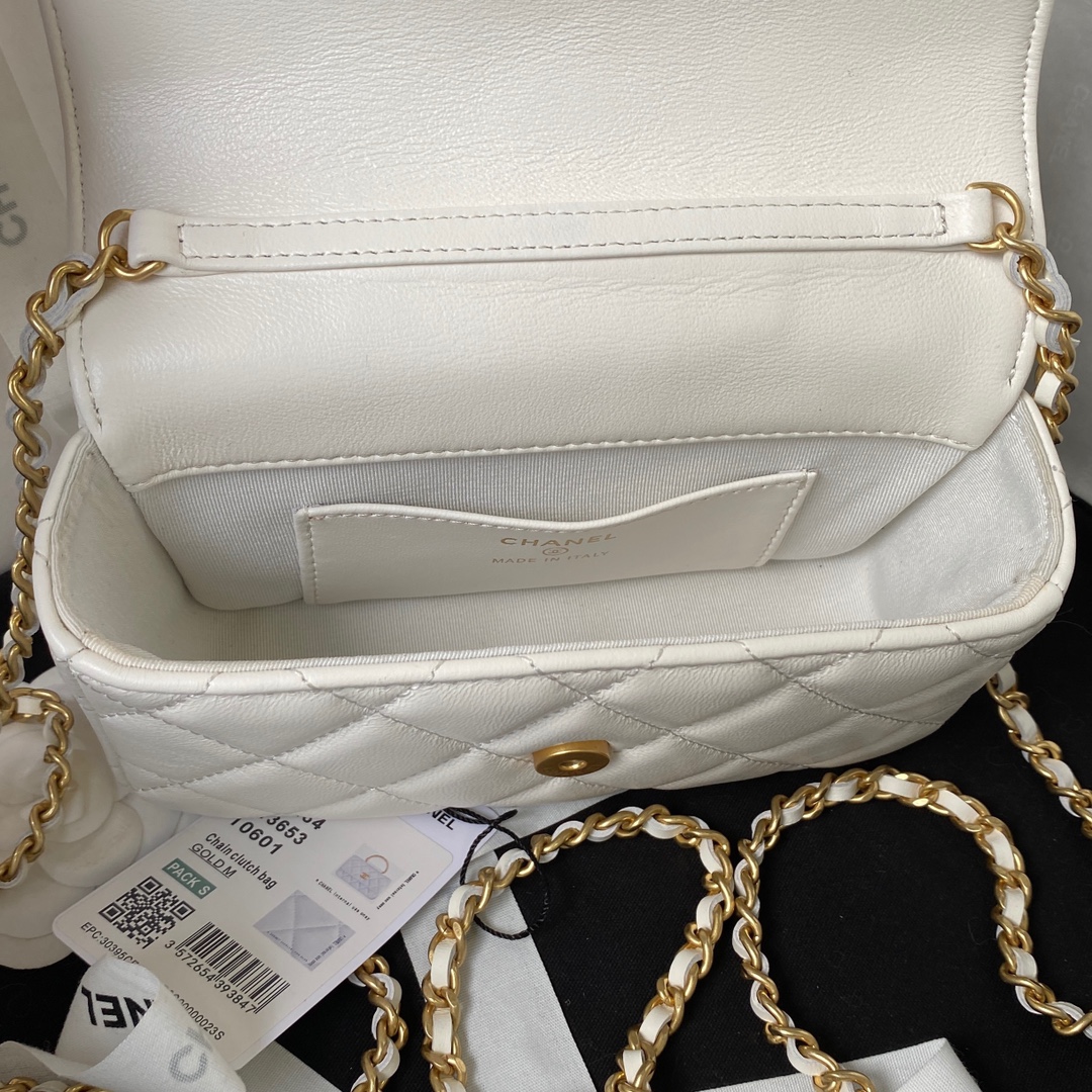 [TOP] CHANEL Metal Bracelet Flip Phone Trendy Bag Raised Logo 9 × 17.2 × 3.5 cm - White