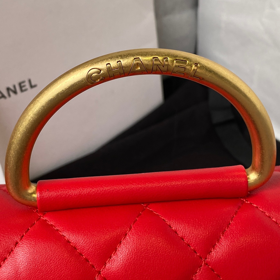 [TOP] CHANEL Metal Bracelet Flip Phone Trendy Bag Raised Logo 9 × 17.2 × 3.5 cm - Red