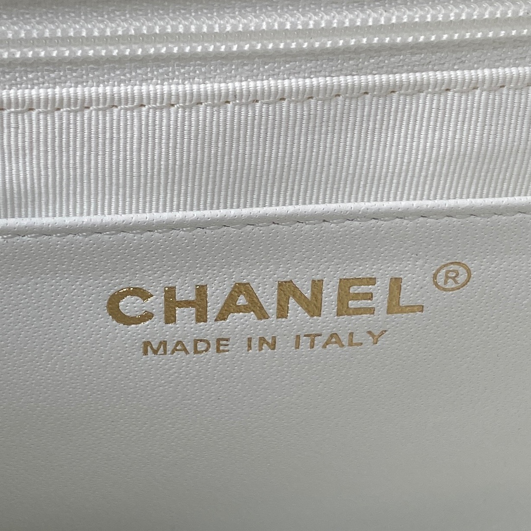 [TOP] CHANEL Gold Beads Flap Bag 16x25x10 cm - White & Red GHW