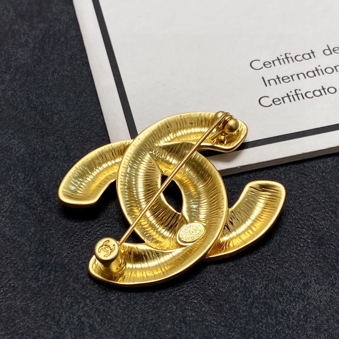 [TOP] CHANEL Gold Retro Style Brooch