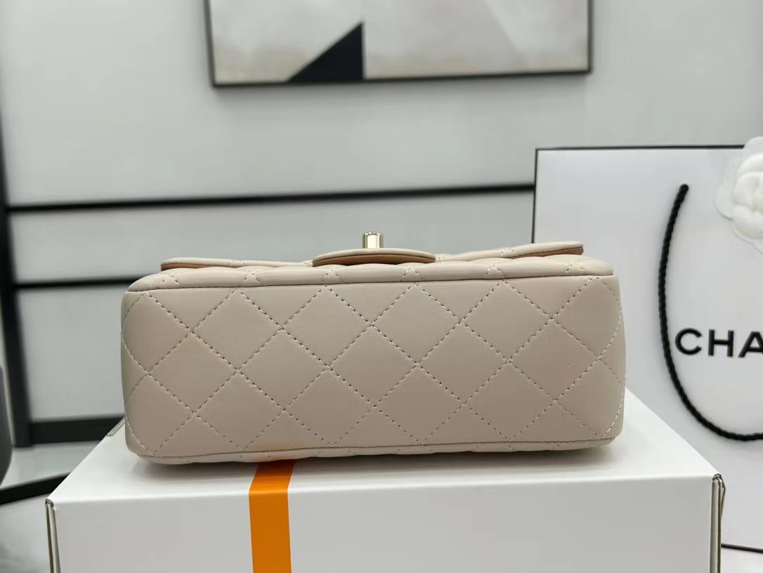 [TOP] CHANEL Classic Flap Bag Lambskin – Beige & GHW
