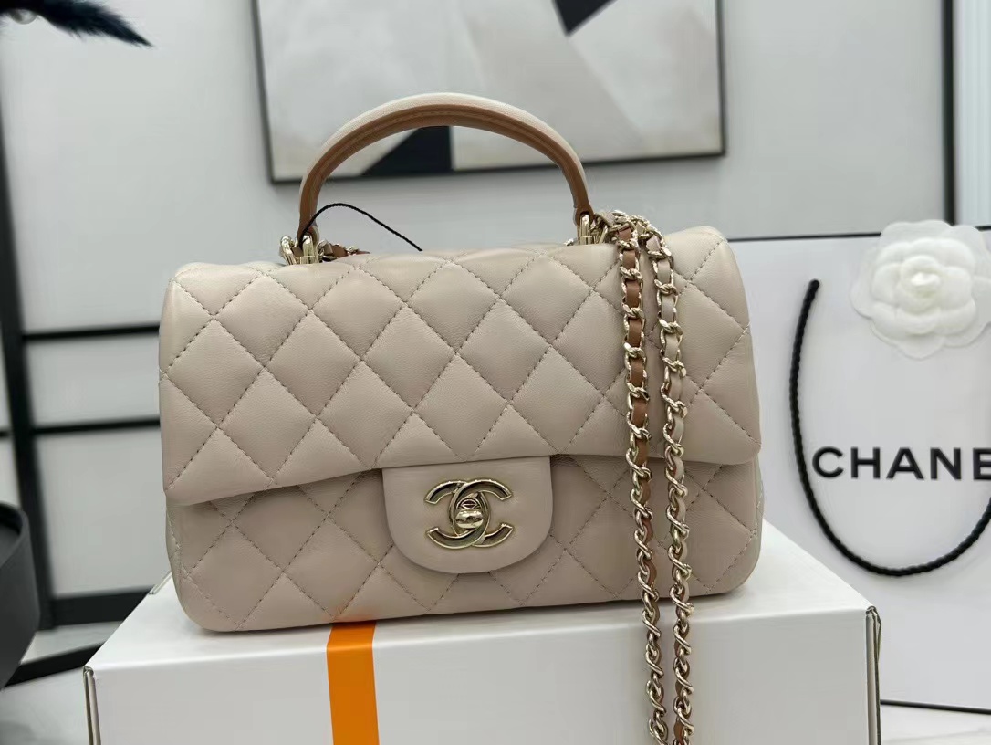 [TOP] CHANEL Classic Flap Bag Lambskin – Beige & GHW