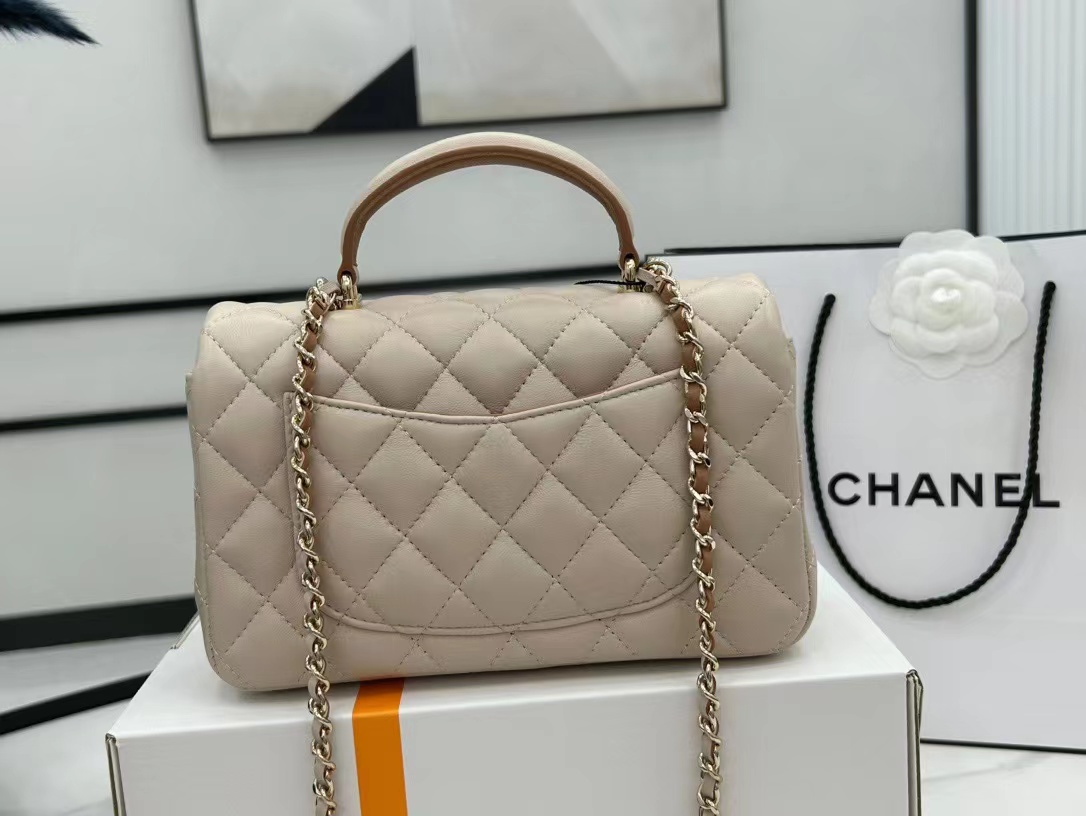 [TOP] CHANEL Classic Flap Bag Lambskin – Beige & GHW