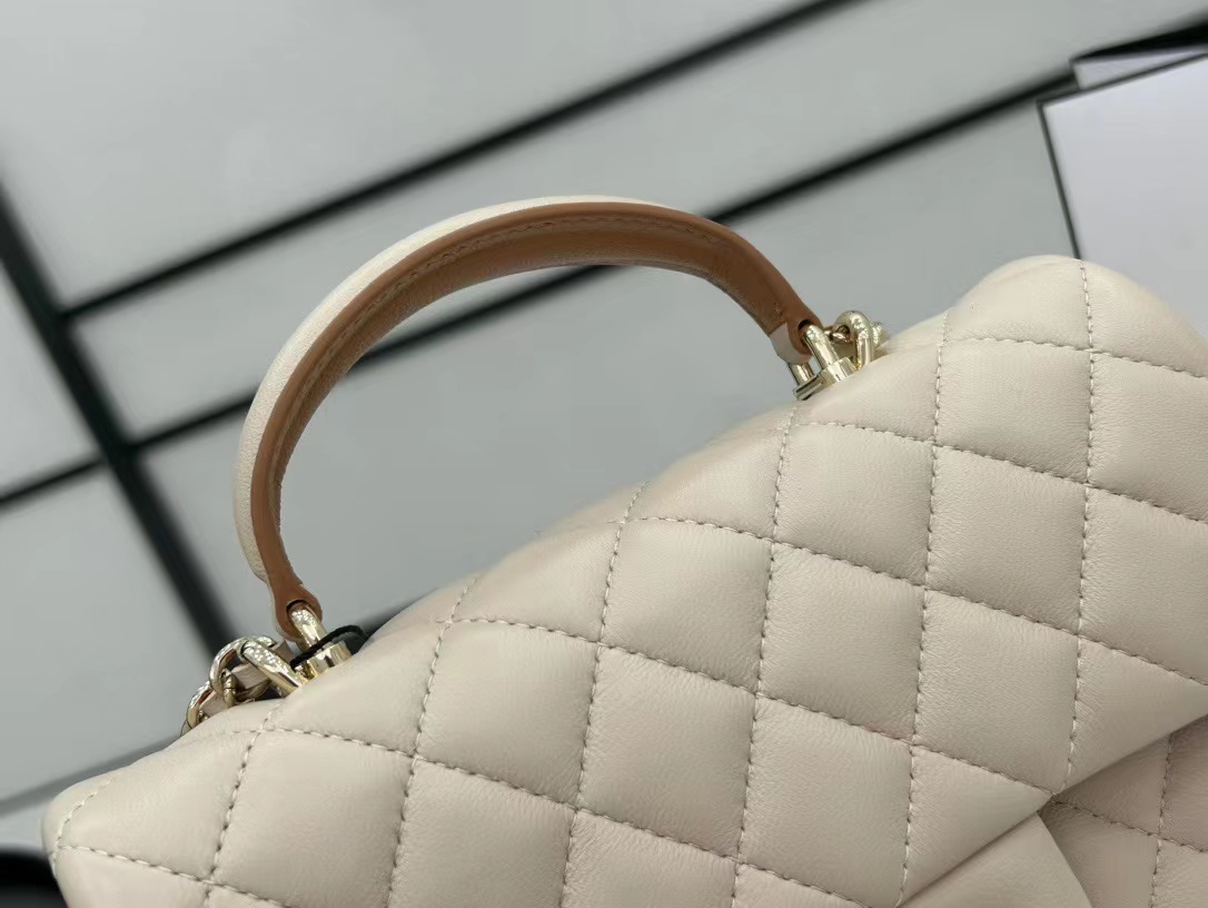 [TOP] CHANEL Classic Flap Bag Lambskin – Beige & GHW