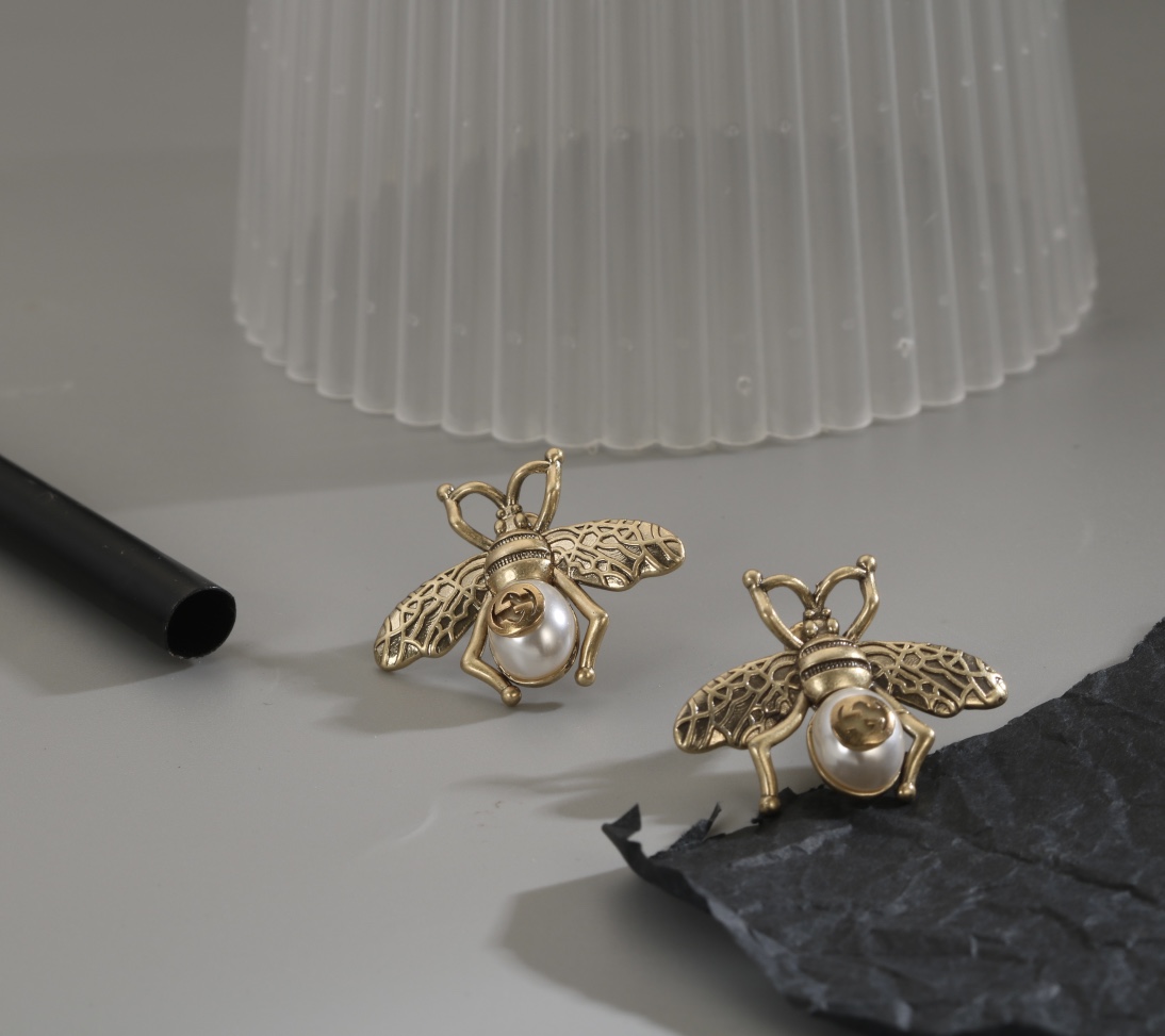 [TOP] GUCCI Bee Stud Earrings