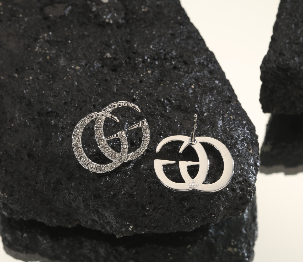 [TOP] GUCCI Retro G Word Earrings