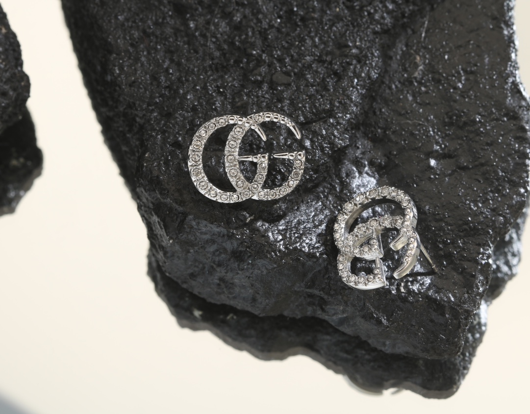 [TOP] GUCCI Retro G Word Earrings