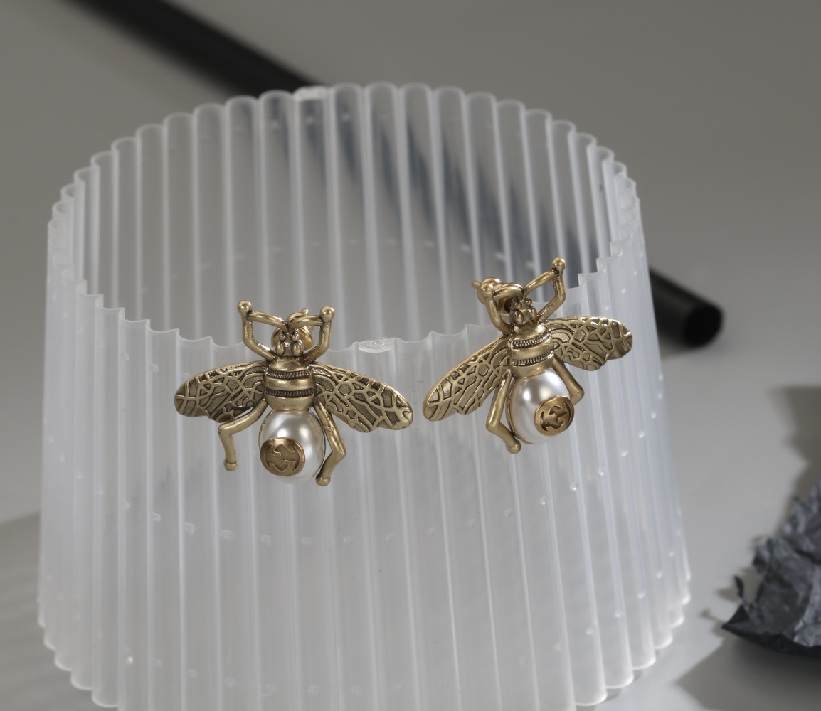 [TOP] GUCCI Bee Stud Earrings
