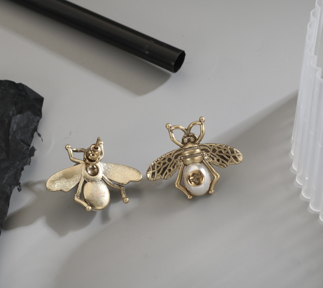 [TOP] GUCCI Bee Stud Earrings
