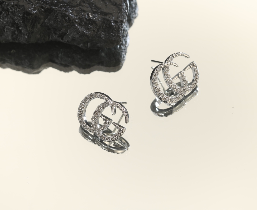 [TOP] GUCCI Retro G Word Earrings