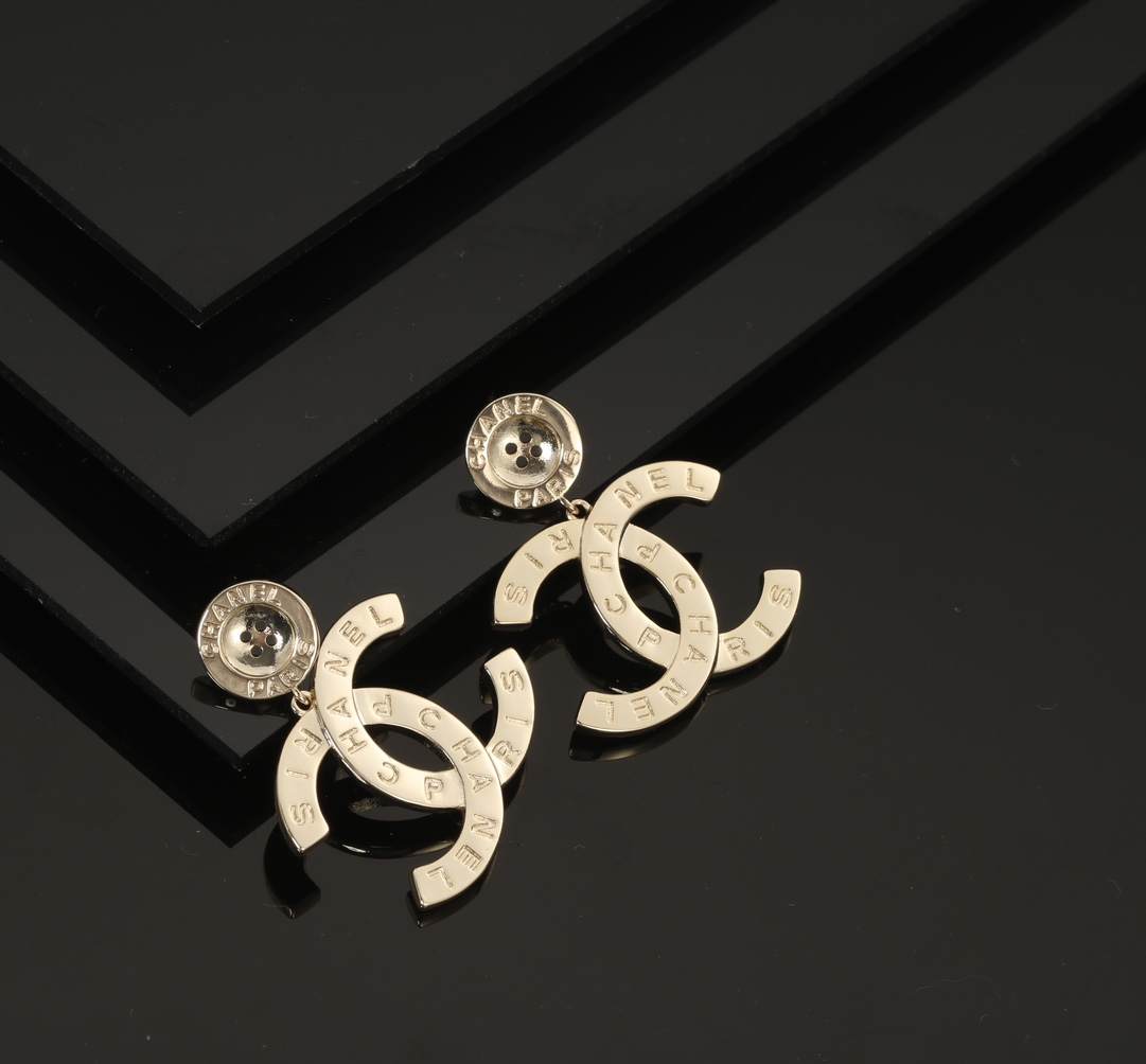 [TOP] CHANEL Concave Shaped Letters Earrings