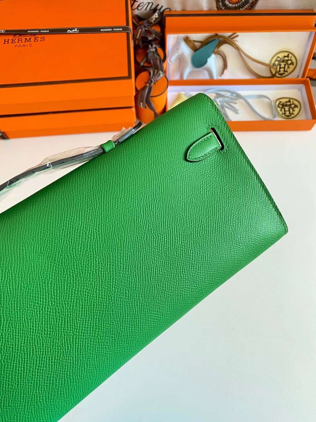 [TOP] HERMES Kelly Cut Elan 31 Clutch - Green & SHW