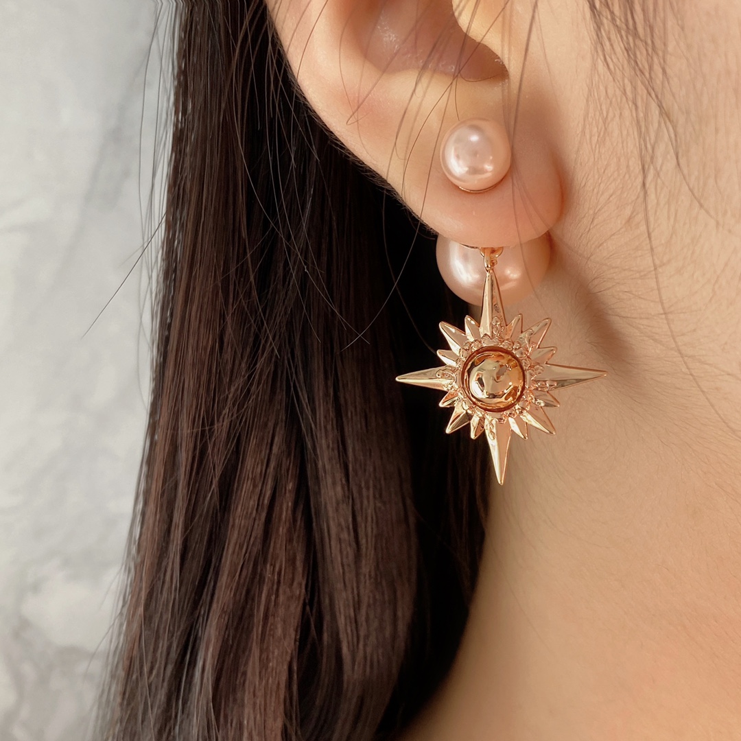 [TOP] Christian Dior  Pearl Back Hanging Beads Hanging Hexagram Earrings - Gold