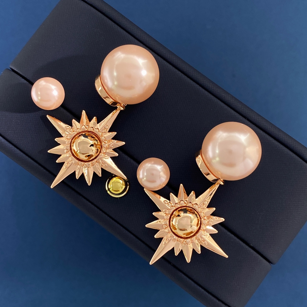 [TOP] Christian Dior  Pearl Back Hanging Beads Hanging Hexagram Earrings - Gold