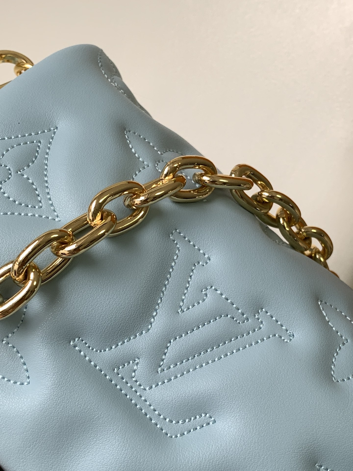 [TOP] Louis Vuitton LV  Soft Padded Calfskin Embroidered Classic Monogram  Wallet - Haze Blue