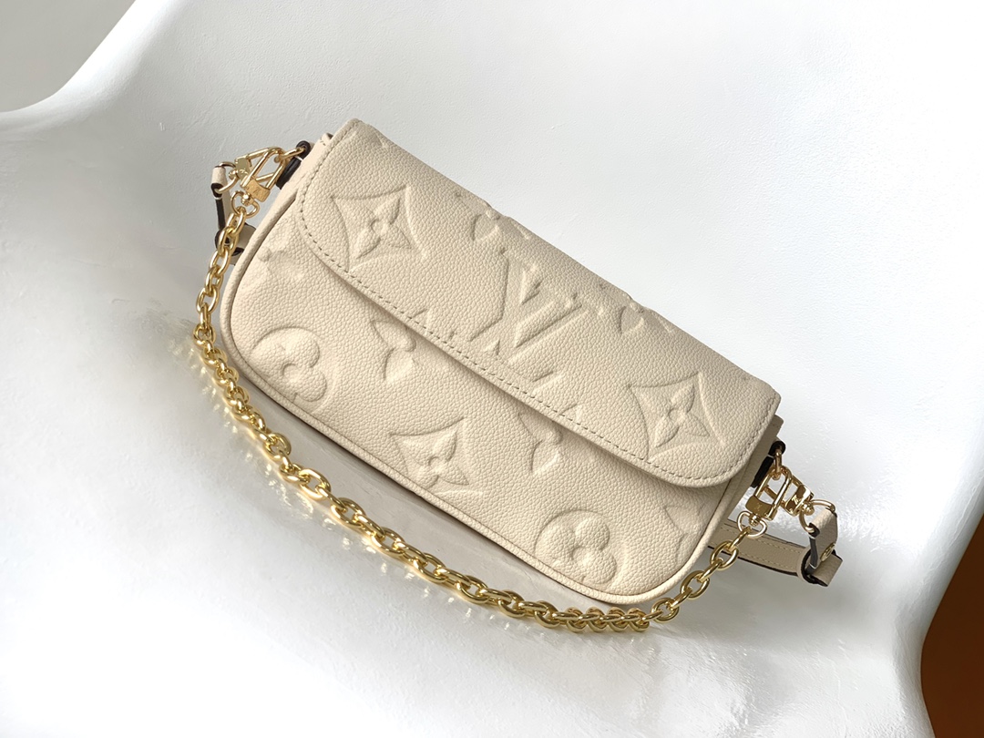[TOP] Louis Vuitton LV  Monogram Empreinte Embossed Grained Calfskin Wallet - Biege
