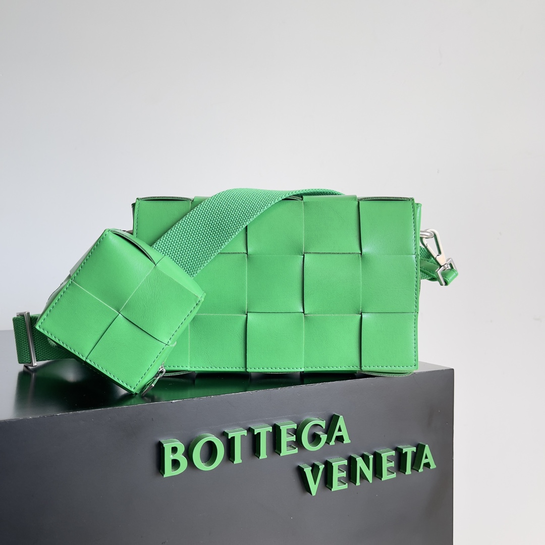 [TOP] Bottega Veneta BV Cassette Bag - Green
