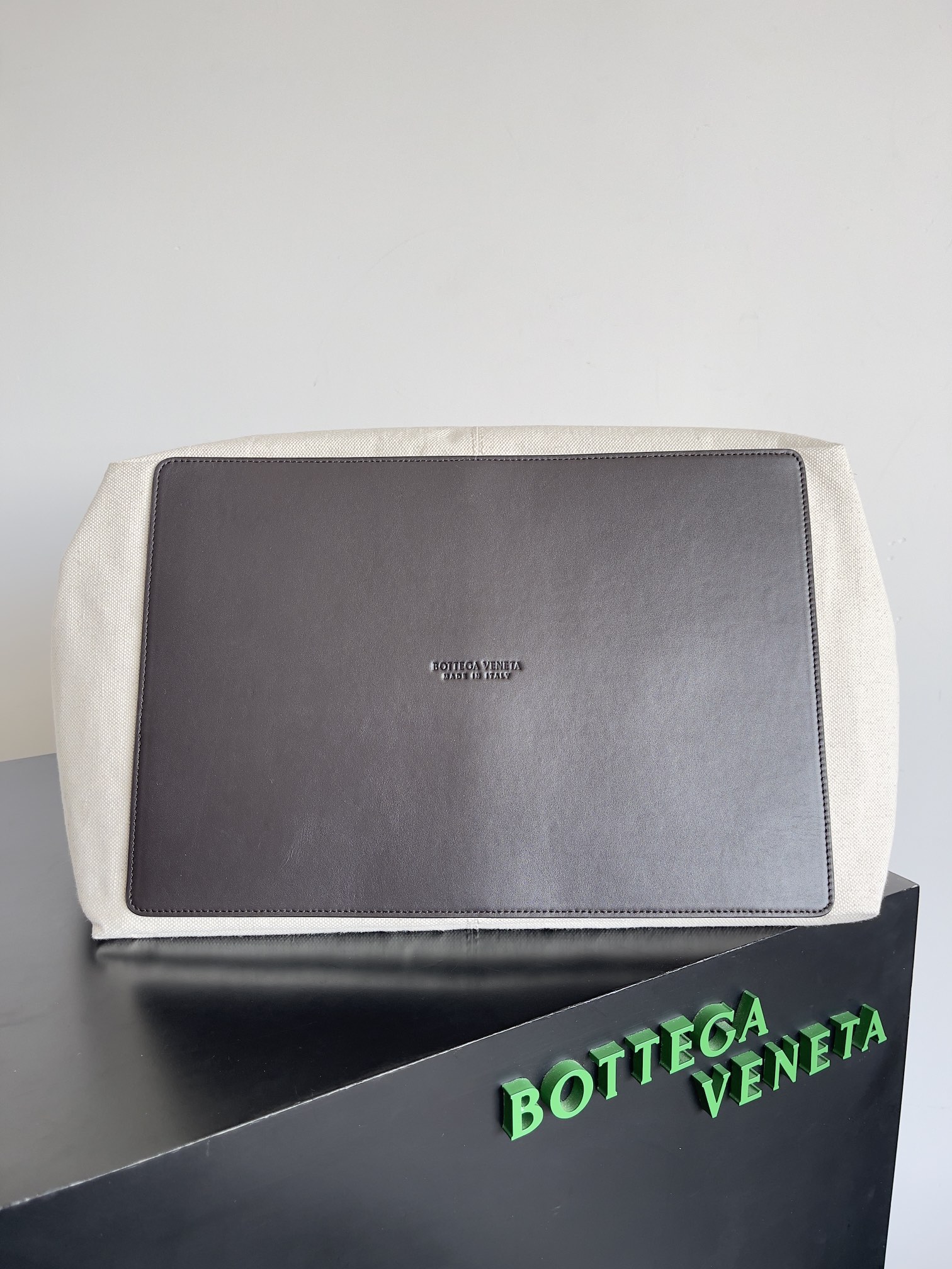 [TOP] Bottega Veneta BV Flip Flap Tote Bag