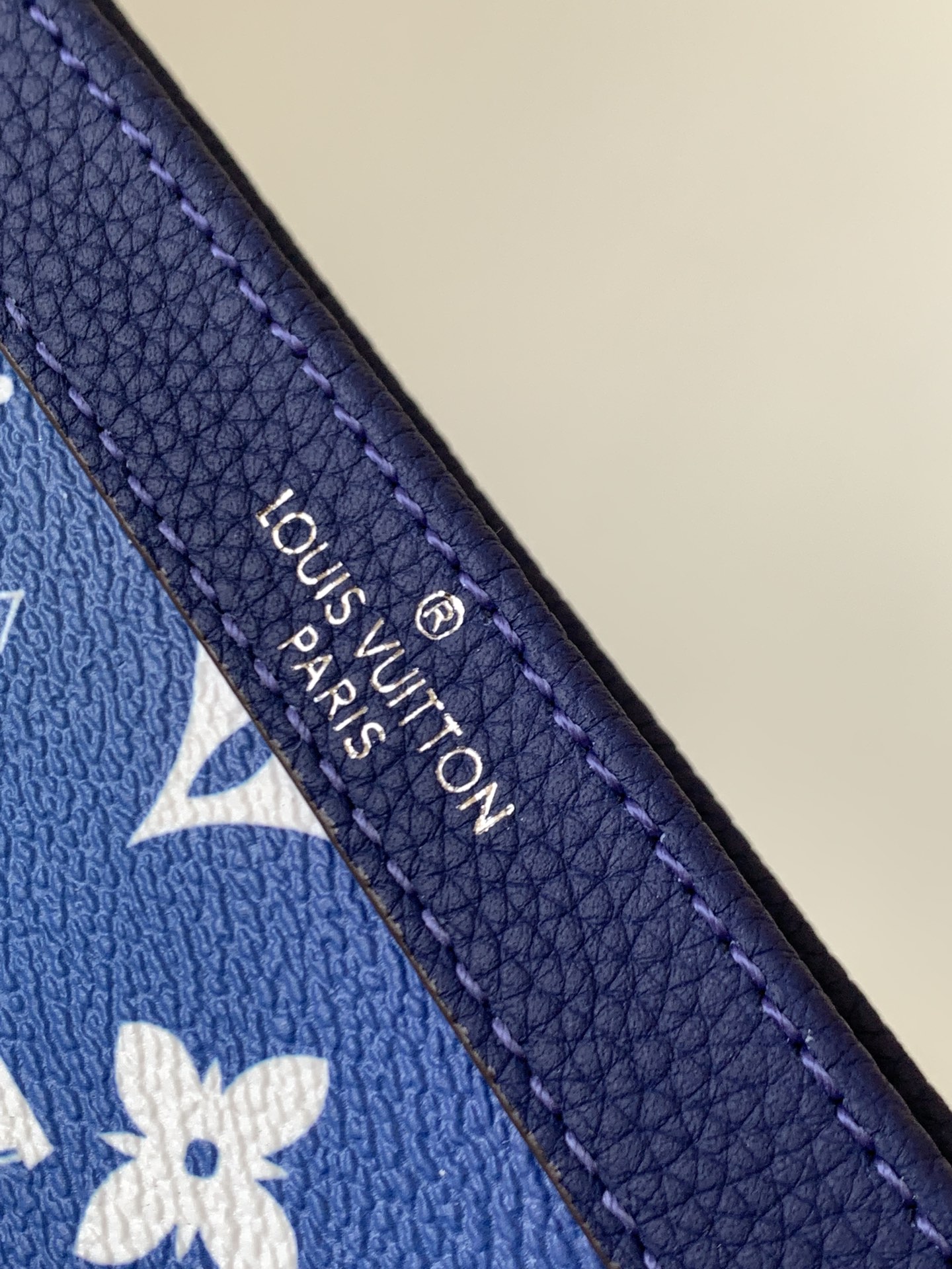 [TOP] Louis Vuitton LV  Gaston Wearable Wallet A Small Handbag - Sky Blue