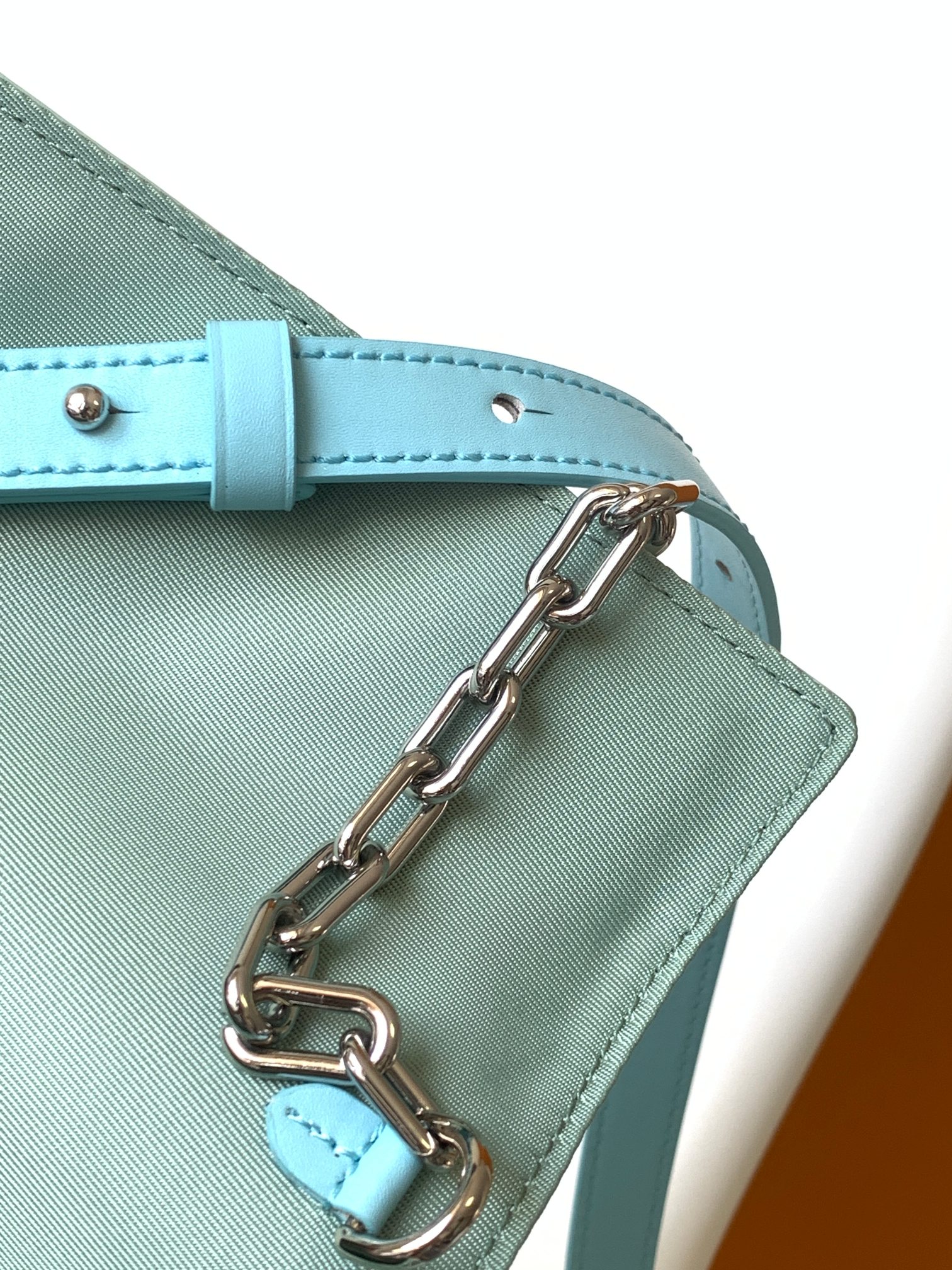 [TOP] Louis Vuitton LV Steamer Wearable Wallet - Sky Blue