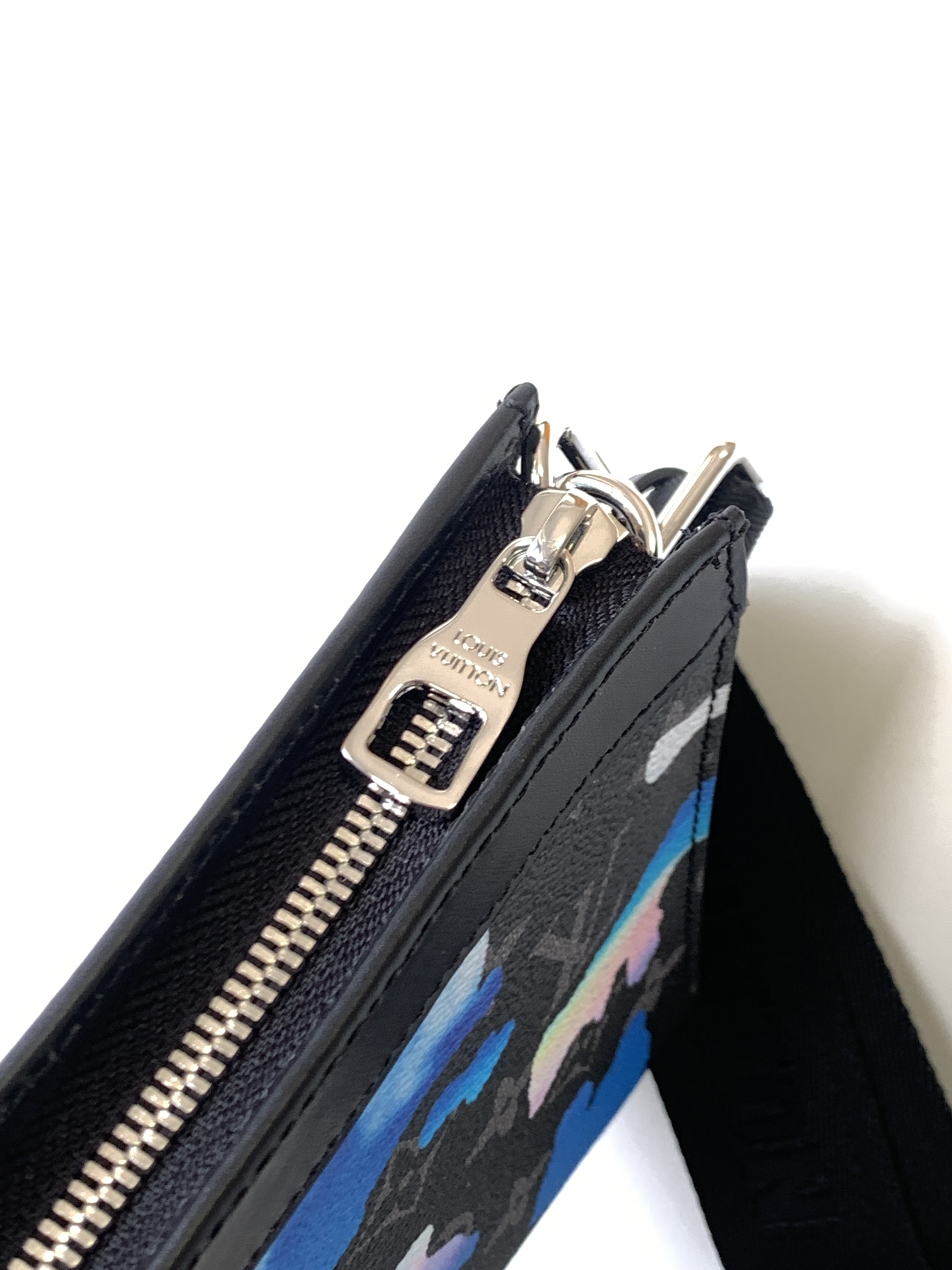 [TOP] Louis Vuitton LV Gaston Wearable Silk Screen Messenger Wallet - Blue